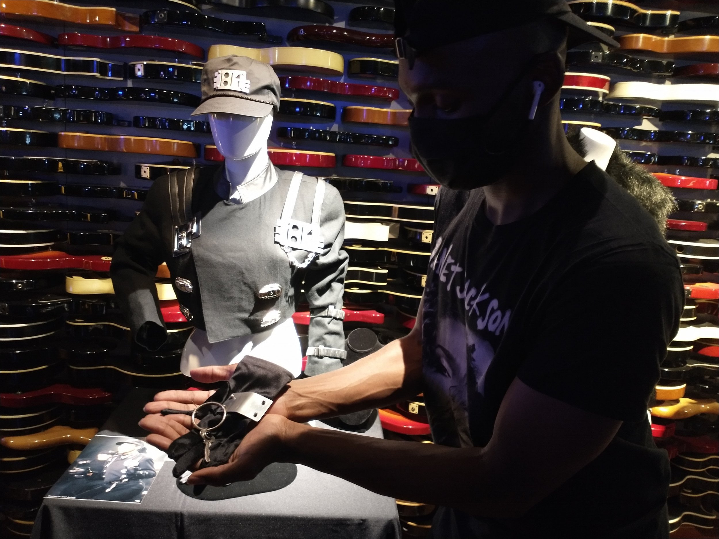 CLICK 👨‍⚖️ HERE 