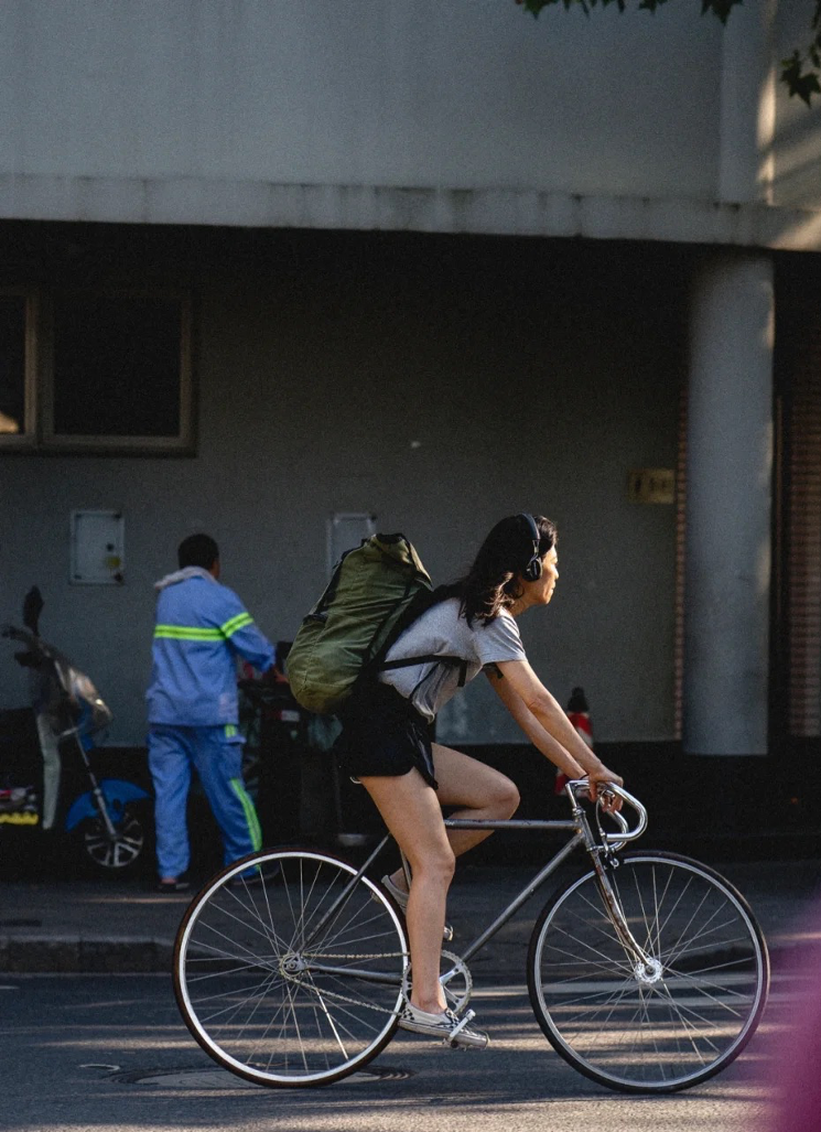以骑行之轻，对抗城市之重 | 城市巡游记