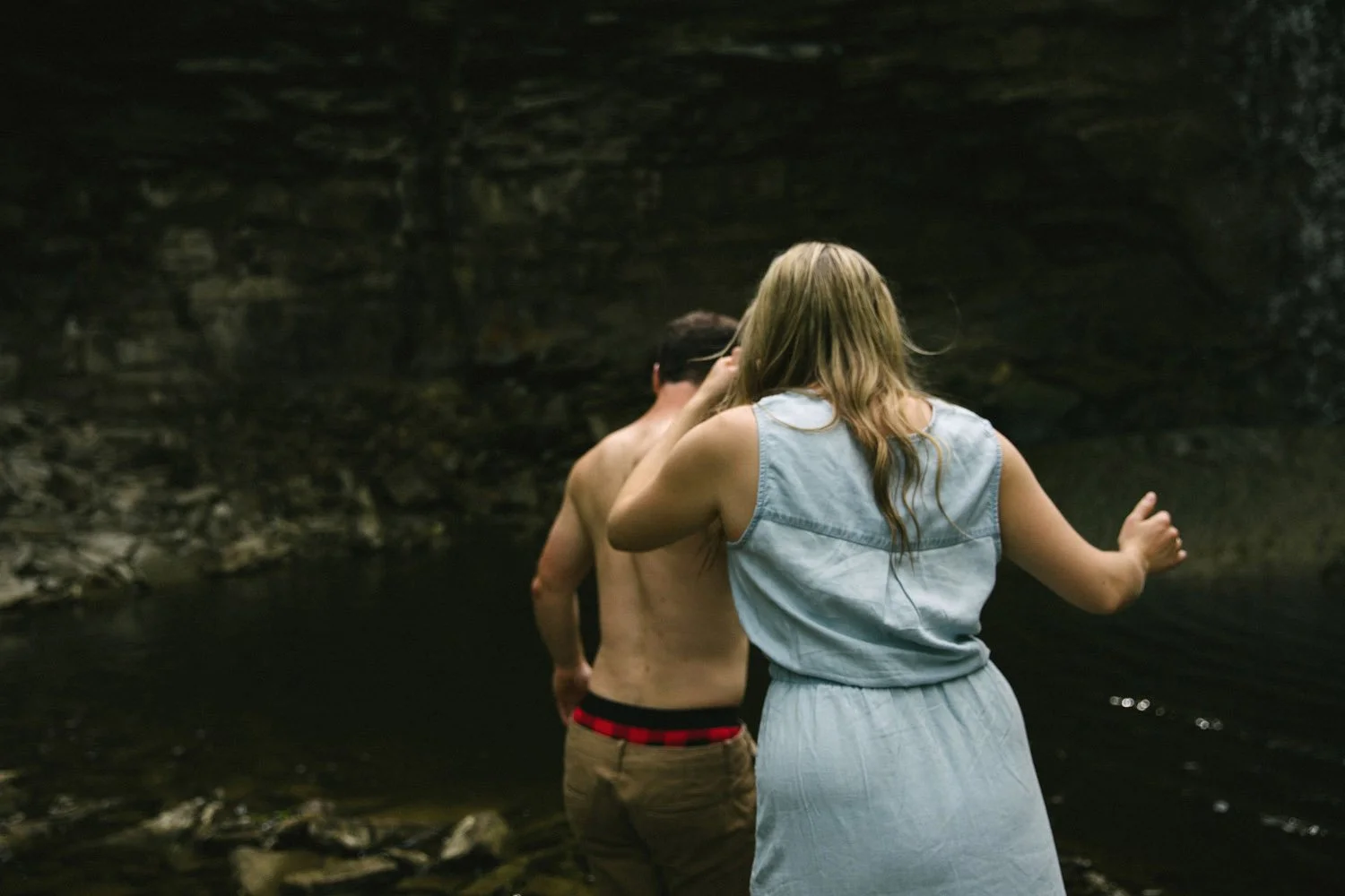 200-WaterfallEngagementSession.jpg
