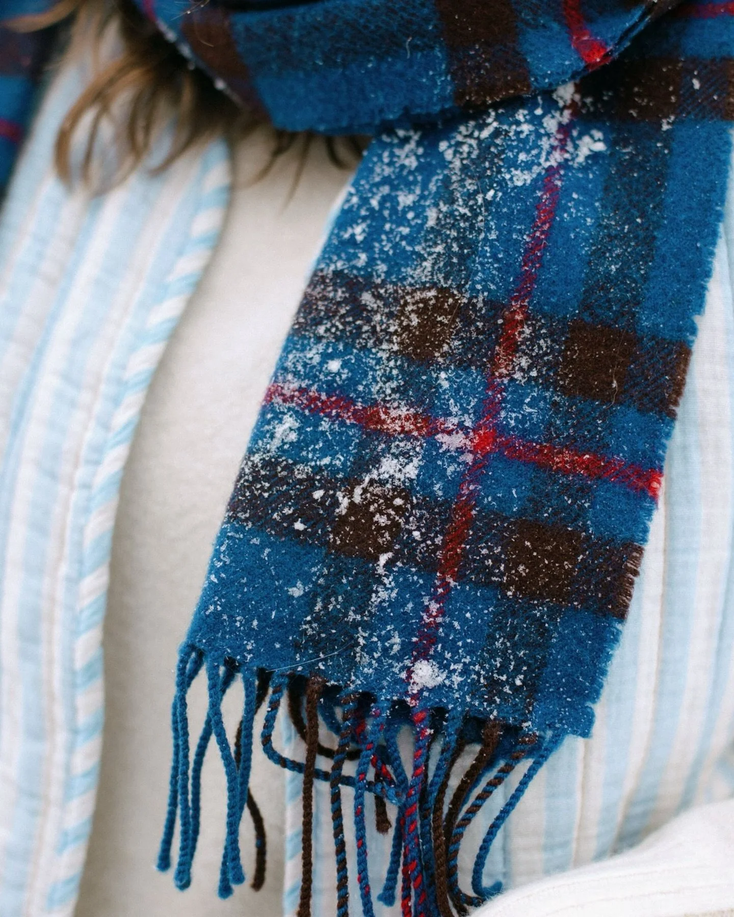 A cozy winter engagement session in Grey Highlands

Call me crazy. but I think engagement sessions should feel like you. They should be a reflection of your personality, and your relationship as it is right now. It should include places that mean som