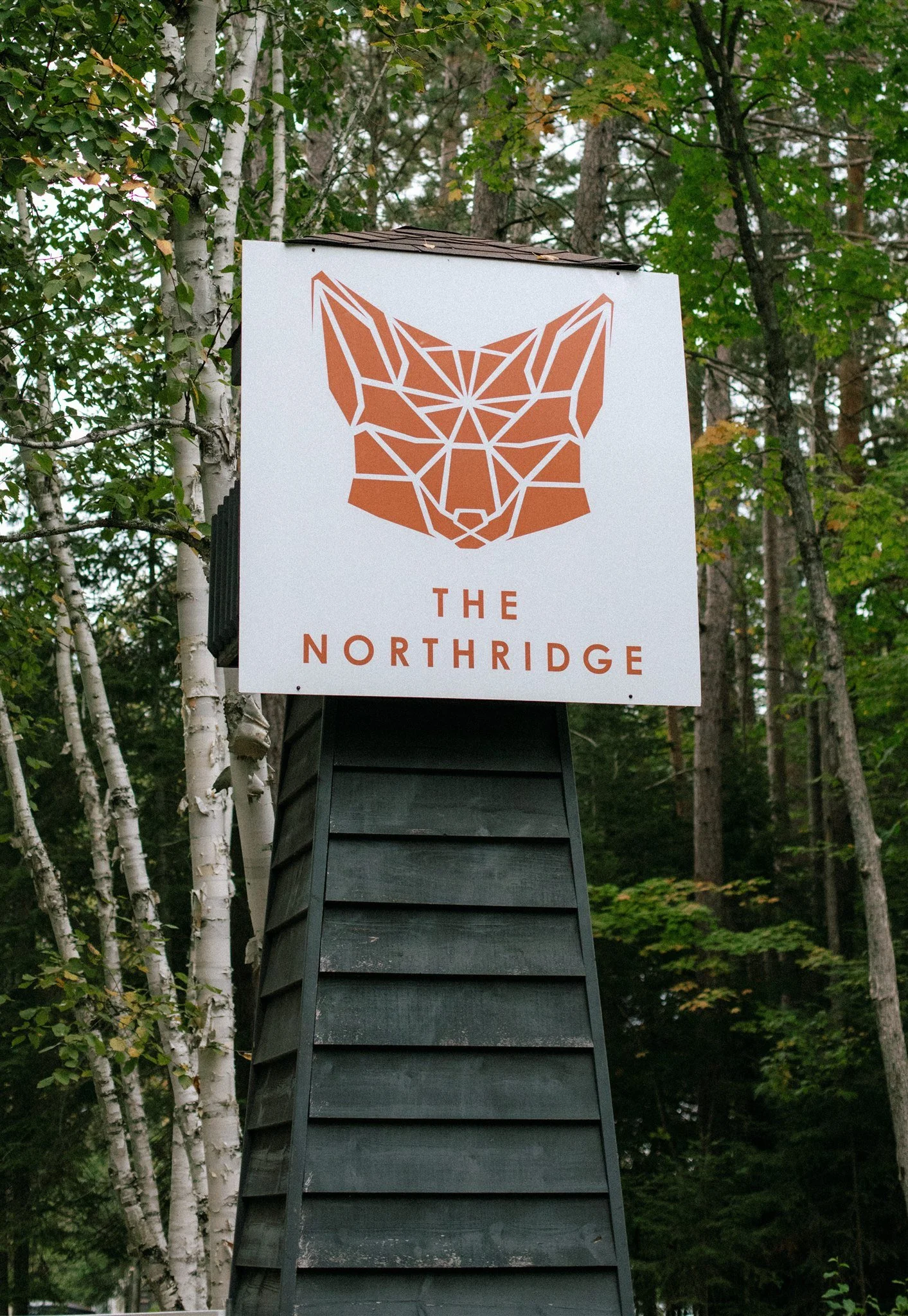 Entrance sign at Northridge Inn