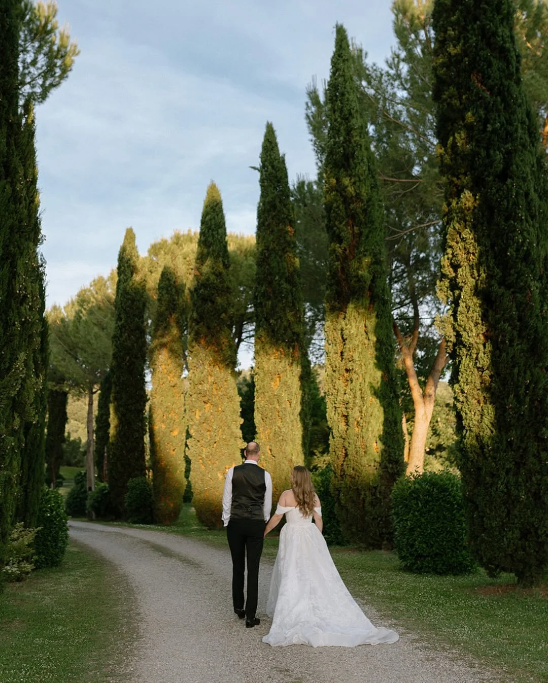 Still feeling overwhelmed with emotion thinking back on this magical week in Tuscany. A villa tucked in the hills, golden light that wrapped around everything, fireflies dancing at dusk, it honestly felt like a dream I never wanted to end.

Can&rsquo