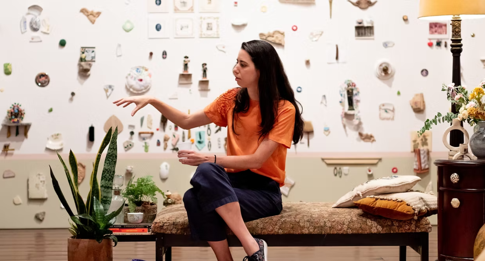 Artista Nita Monteiro na exposição Outras Paisagens, mostra que integra a programação da 16ª Bienal Internacional de Curitiba – LIMIARES.