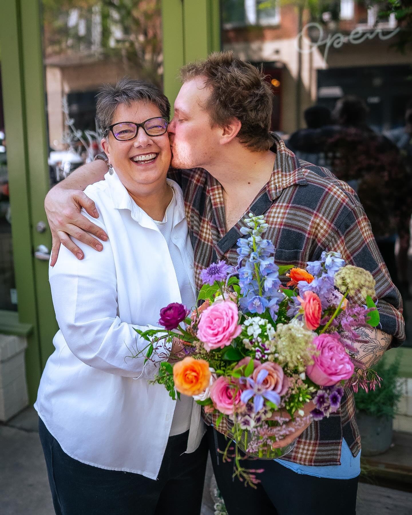 Brought my own Mom over to the shop to enjoy our Mother&rsquo;s Day shoot! 🥰 We often spend holidays working in the shop, so it was really fun to have this special moment with her! 🌷🫶

#flowers #flowershop #florist #flowerstagram #atlflorist