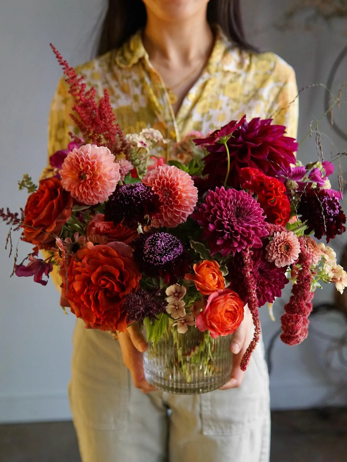 🍂 New fall offerings now available on our website! We love spooky season, and nothing feels more autumnal than a juicy, moody vibe 🍂

#flowers #flowerstagram #flowershop #fall #moody #fallvibes #atlflorist