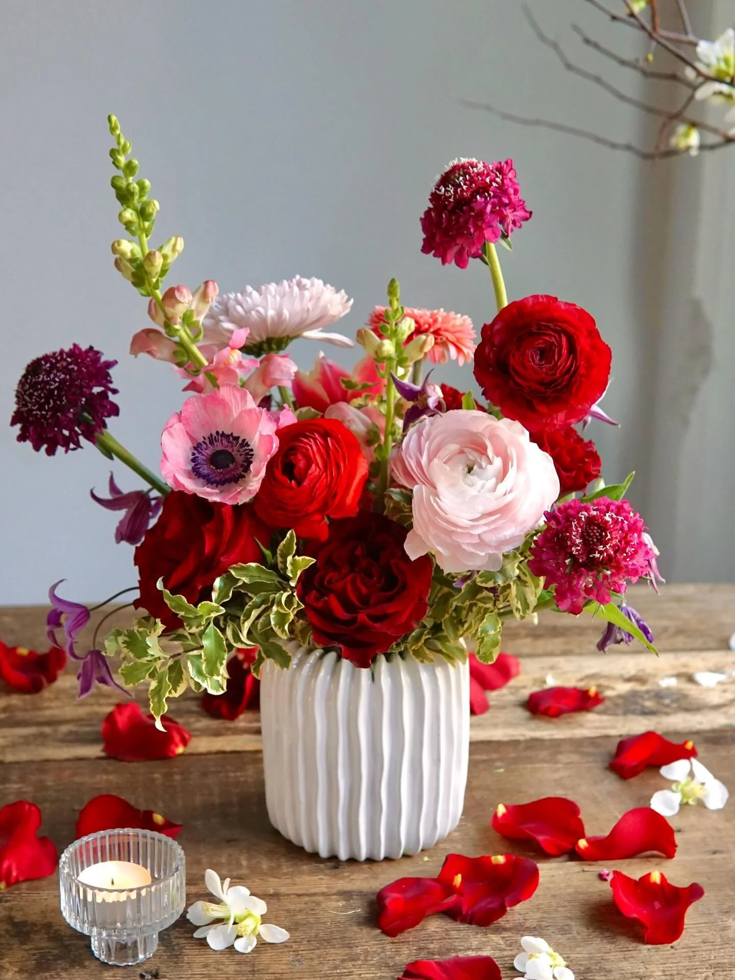 🩷 Thank you for all your Valentines preorders! We are only a few weeks away from one of our busiest holidays of the year! 

If you haven&rsquo;t ordered yet, get those orders to us sooner than later to secure your flowers for your special someone! O