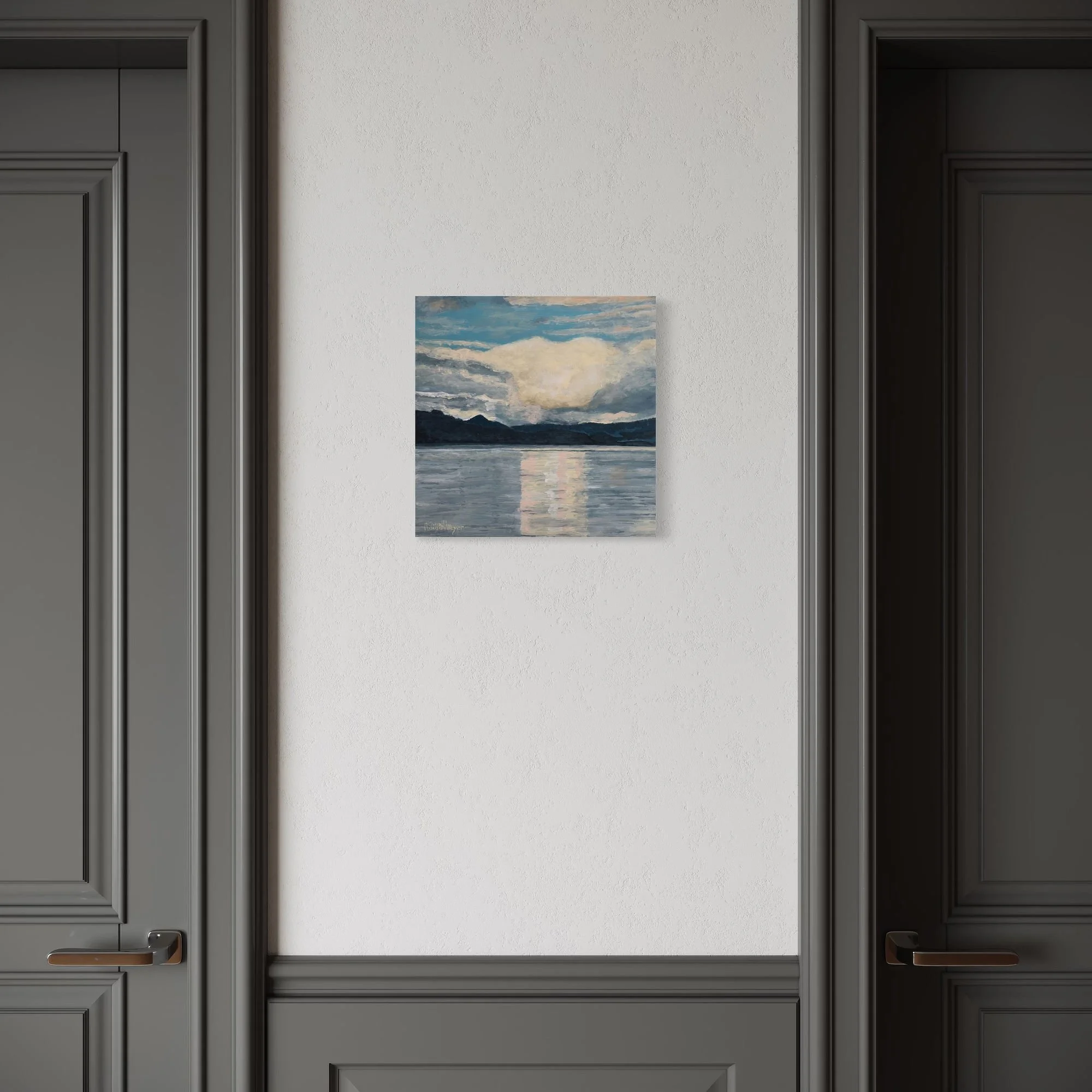 Peinture du lac d’Annecy de Camille Rouschmeyer présentée dans un espace intime aux tonalités sobres