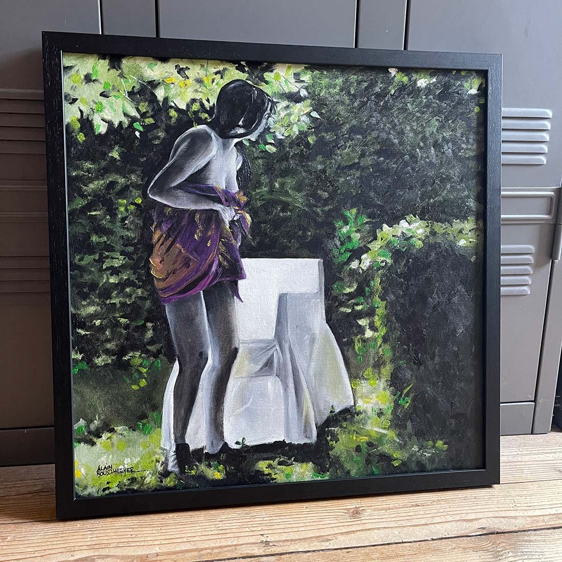 tableau de nu féminin drapé devant un fauteuil blanc – œuvre originale par Alain Rouschmeyer