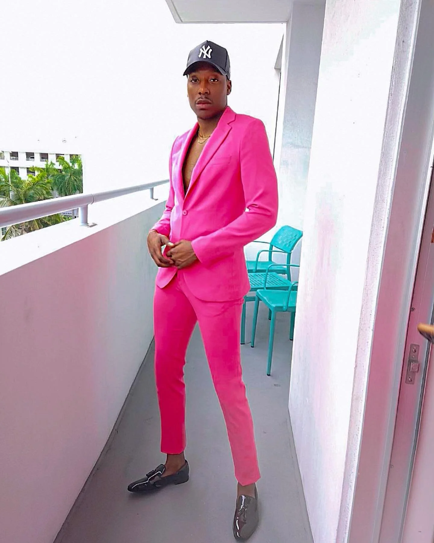 On Wednesdays we wear pink!💕 (Suit Edition) 
.
.
.
.
#URBANBEAUTYBOY #DollFace #FashionObsessed #PinkSuit #FavoriteColor #ILoveBlackMen #MensStyleBlogger