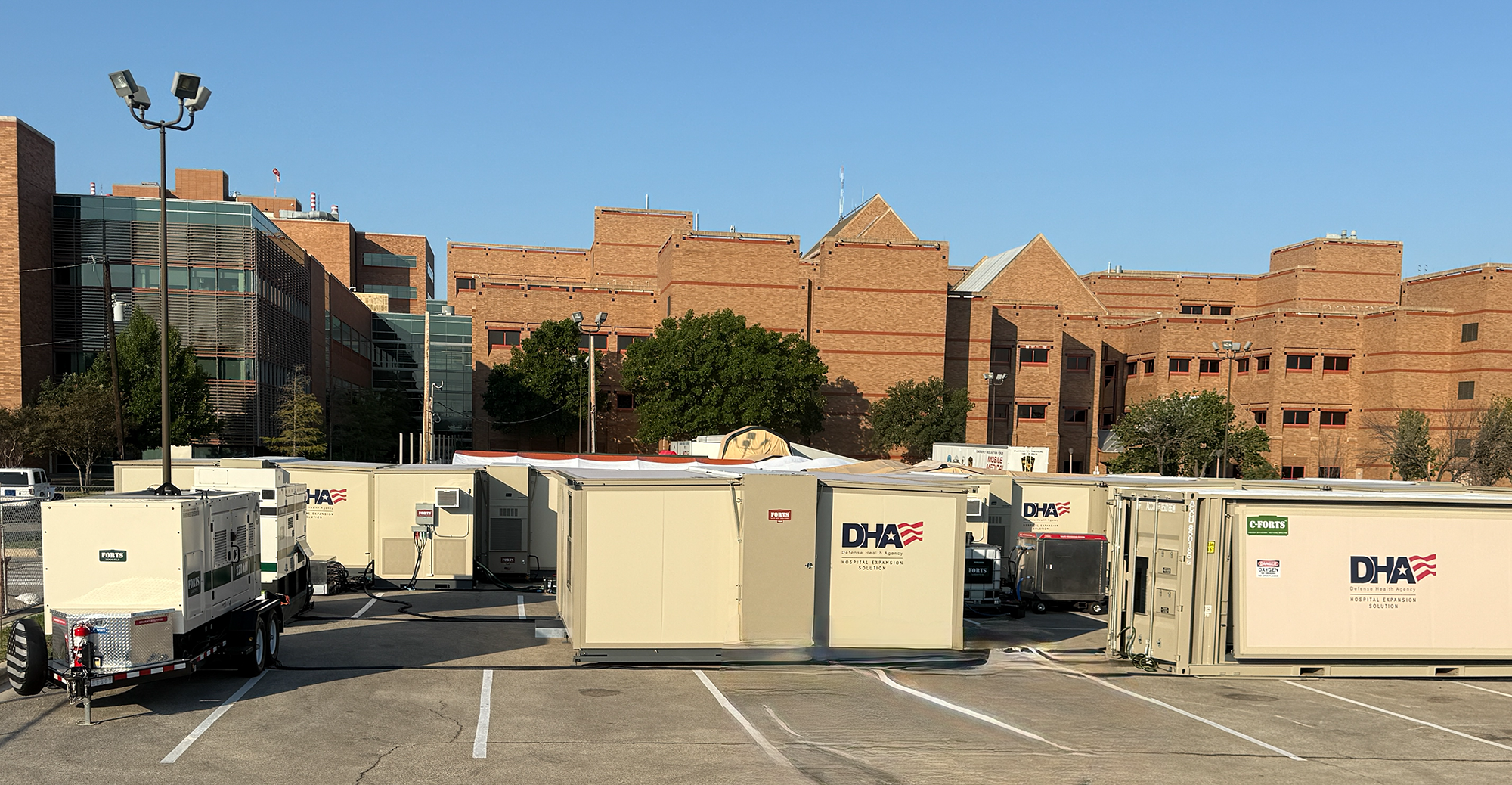 dha_deloitte_mobile_hospital1-2.png