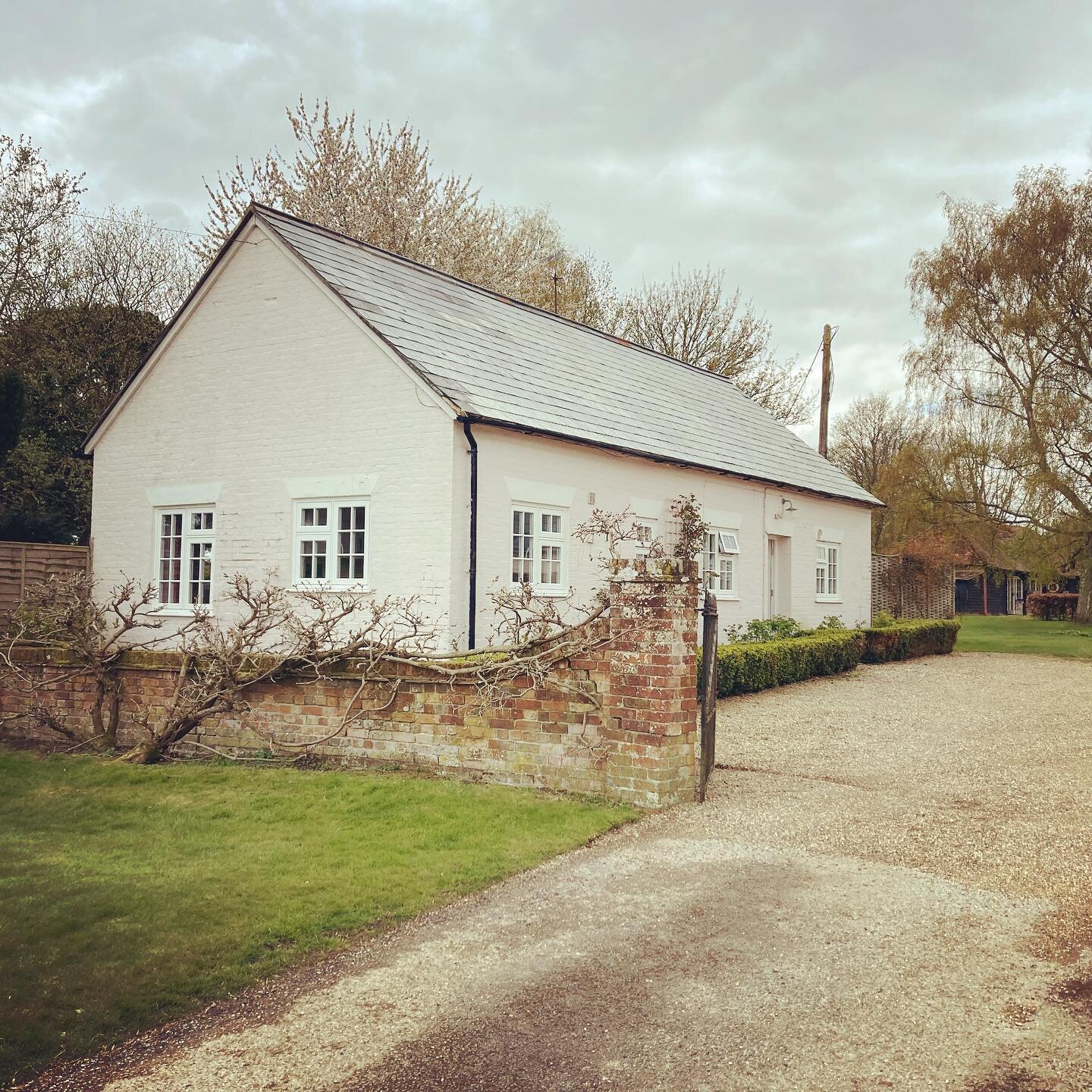 A nice little Planning / Listed Building Consent has come through for this Newbury dwelling ☺️

#autometry_ltd #refurbishment #bungalow #cottage