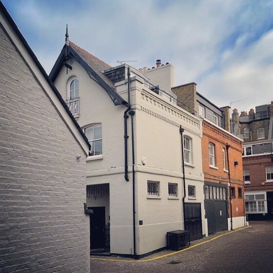 Another 'modest but meaningful' Consent has come through to make alterations to this lovely corner mews house in Kensington ☺️ #autometry_ltd #mewshouse #architecture #historicbuilding #londonarchitecture #refurbishment #londonrenovation