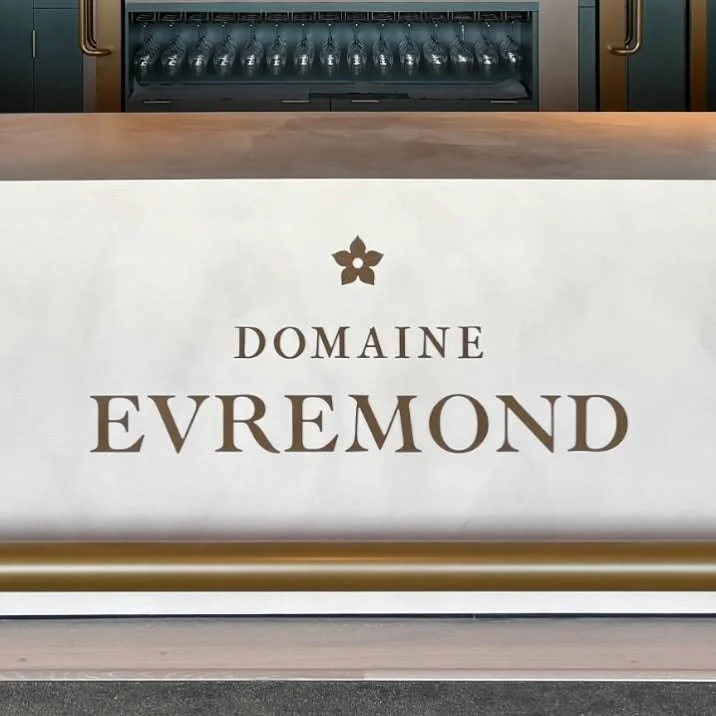 A sneak preview of a recently completed project in Kent! Some much better photos to come in the new year. @tomstaubynphotography we need to book you in please 🤩