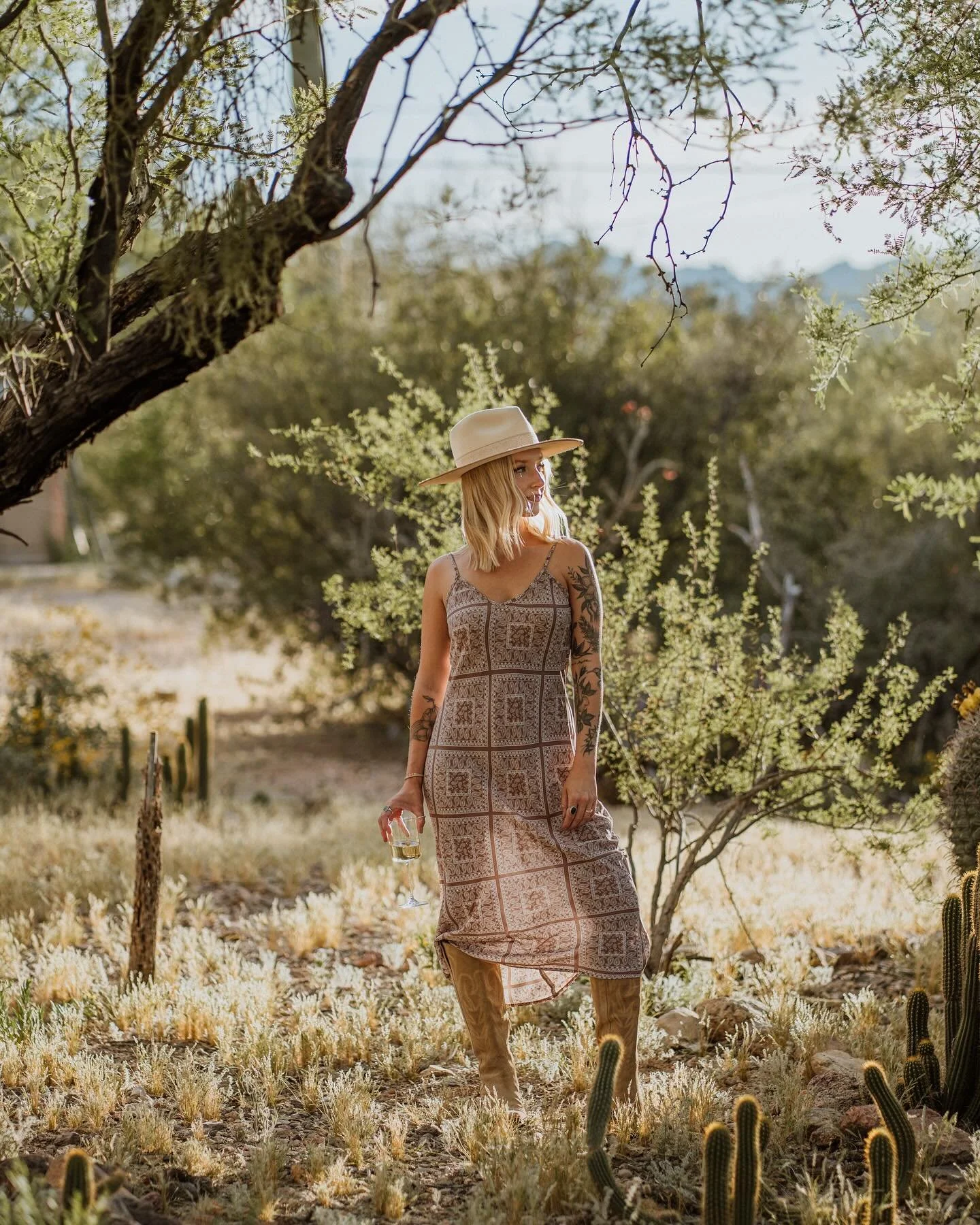 Taking a break from my hiatus to bring you some magic from my backyard with @coyotecollectiveboutique 🌞

After an afternoon sitting in her chair getting my hair all nice balayaged, (@hairby_hayls ) we poured a couple glasses of wine and had some fun