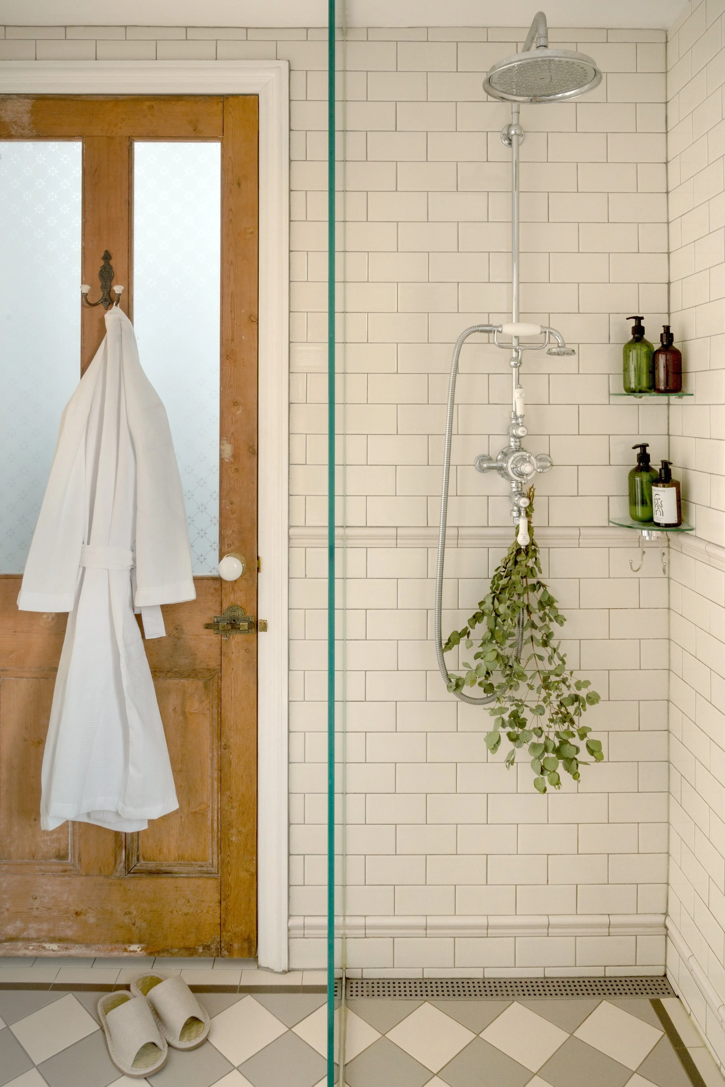 Shower 1.jpg