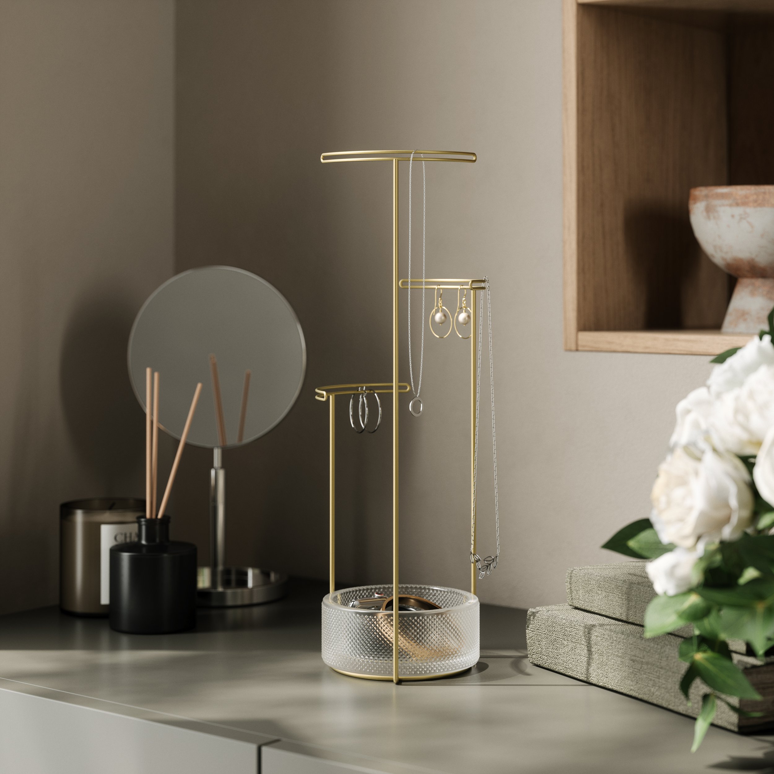 1014862-104_TESORA JWL STAND_GLASS BRASS_I01.jpg