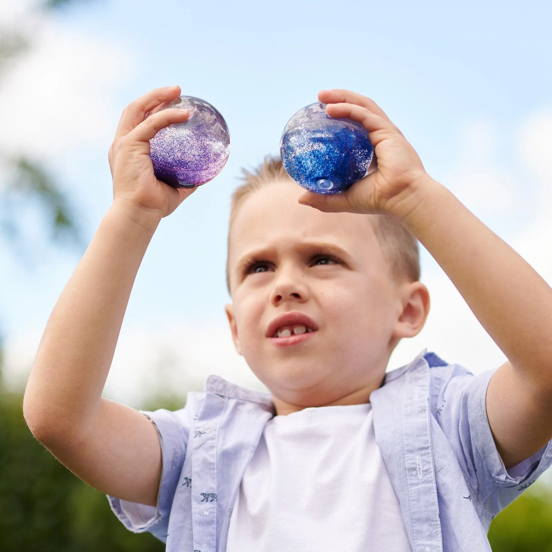 tickit® Regenbogen-Glitzerkugeln – bunte Sensorik-Bälle mit funkelndem Sternenstaub für Kinder ab 3 Jahren bei Cleo&Caesar