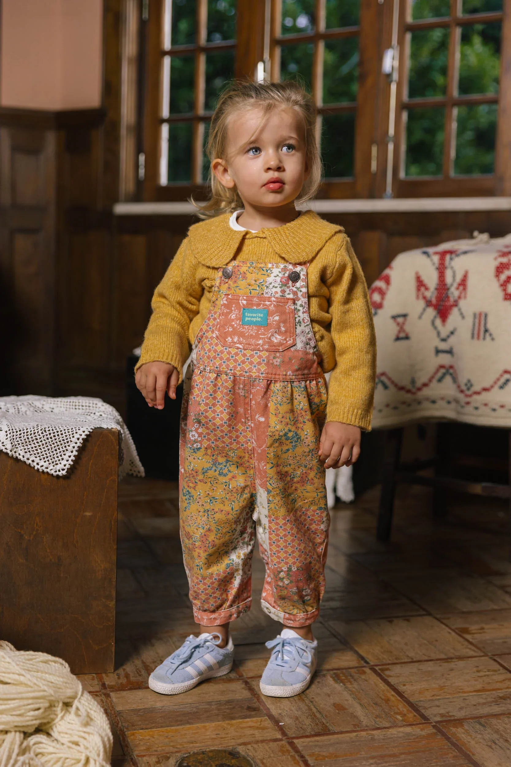 Favorite People Baby Latzhose bunt aus Baumwolle – handgefertigt in Portugal bei Cleo&Caesar