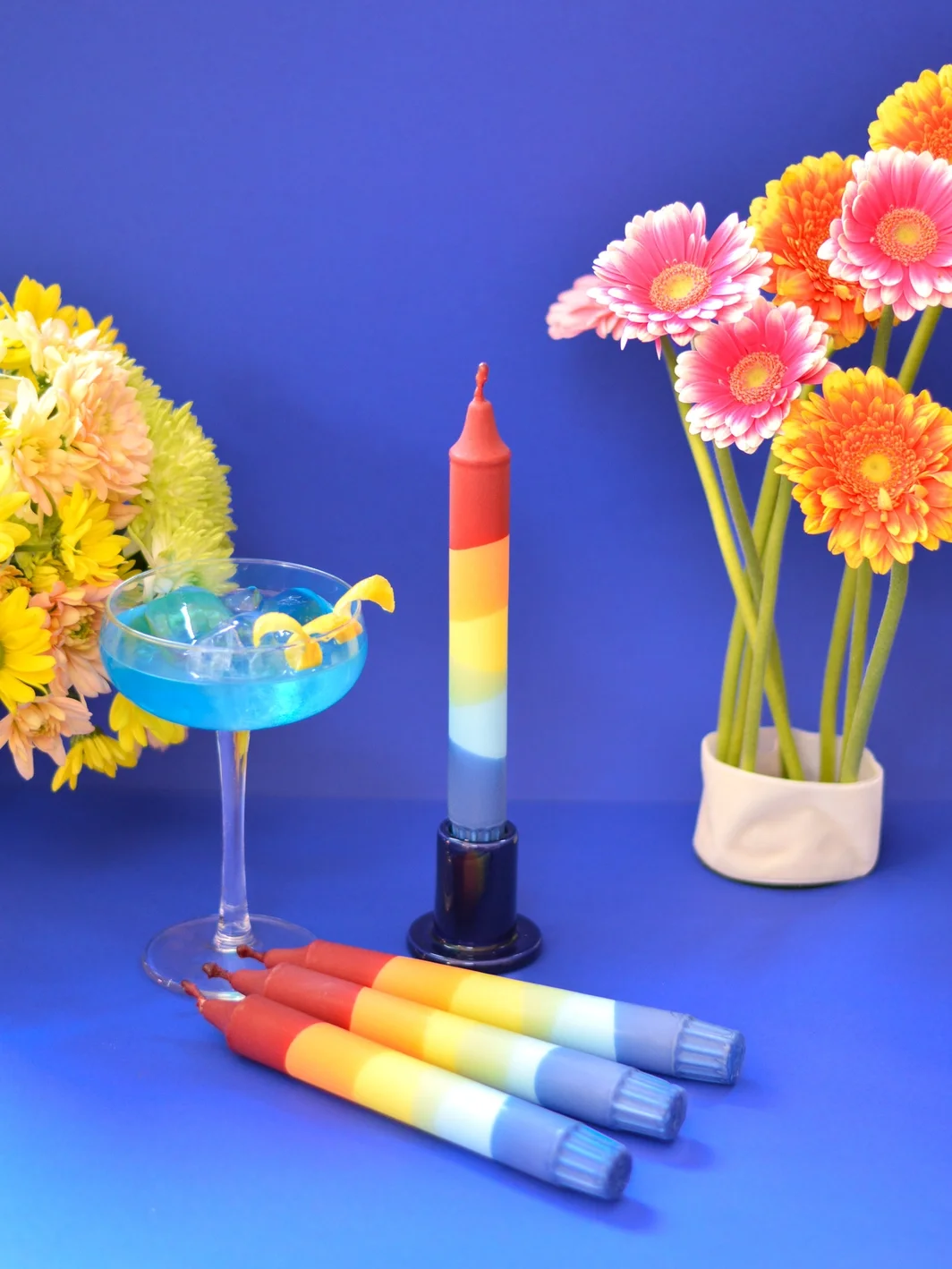 Nordtrice mehrfarbige Sommerfarben-Tischkerze – handgegossen in Kopenhagen | Cleo & Caesar