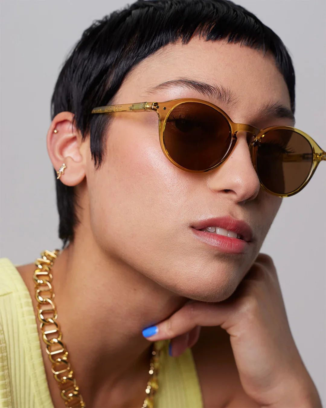 zipizi Sonnenbrille #D Golden Green – Pantos-Fassung in Olivgrün mit goldenen Nuancen, braune Gläser, Unisex, bei Cleo&Caesar Kids Concept Store
