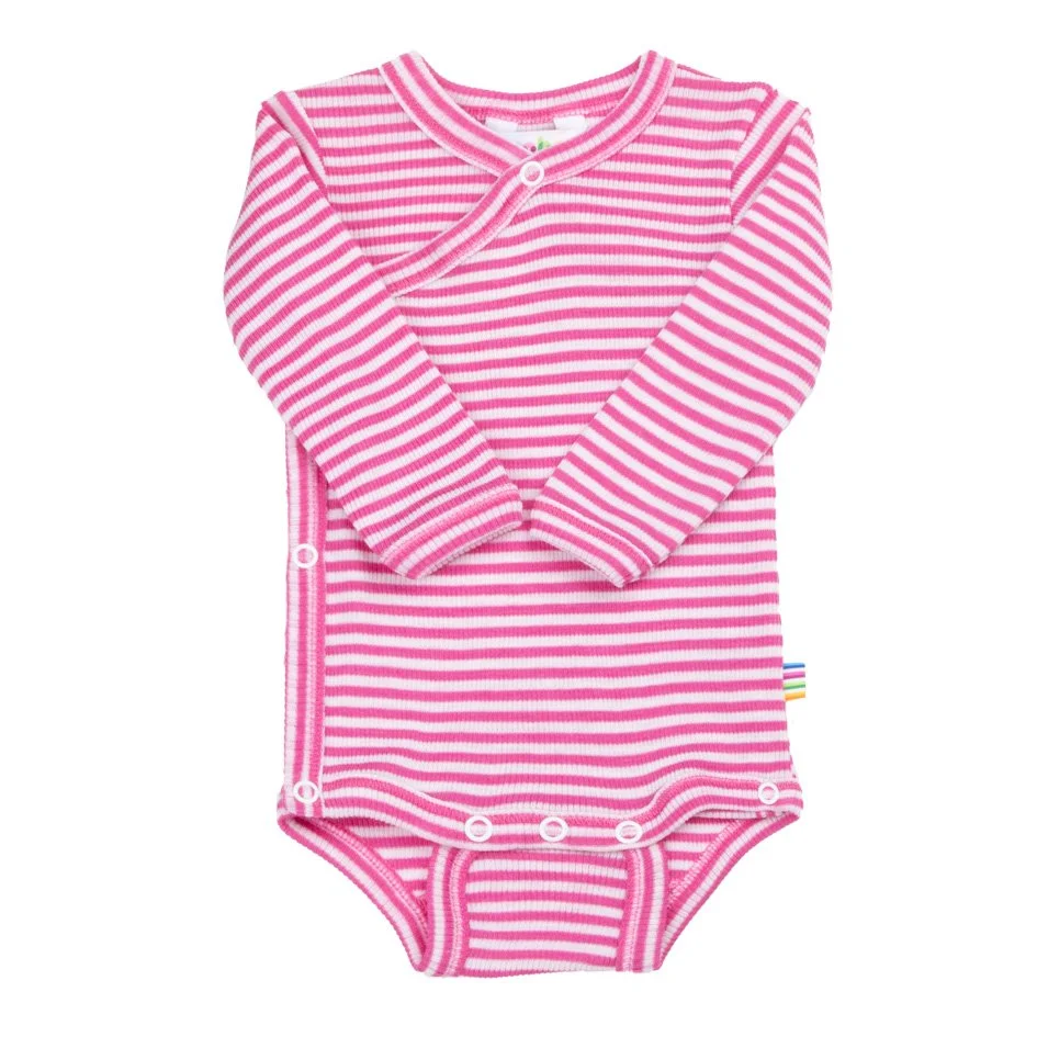 Wolle Seide Wickelbody Pink gestreift für Babys Spring Summer 25 von Joha - nachhaltige Merinowolle und Seide - sustainable Kidswear - Erstausstattung - Cleo&Caesar - Kids Concept Store Berlin
