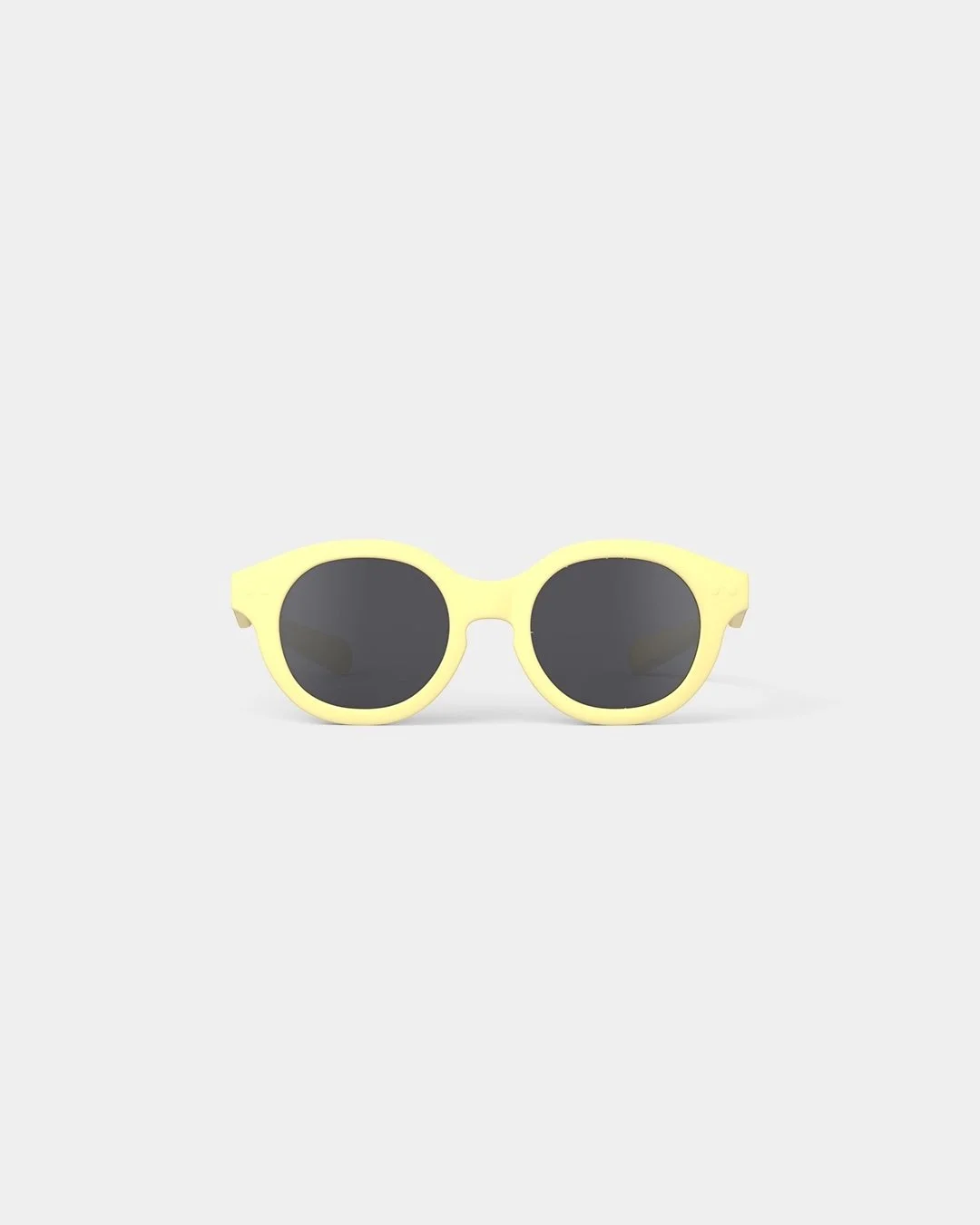 Izipizi Kinder-Sonnenbrille #c Lemonade Polarized – Schmetterlingsform in Lemonade, 3-5 Jahre, BPA-frei mit Silikonband, bei Cleo&Caesar Kids Concept Store