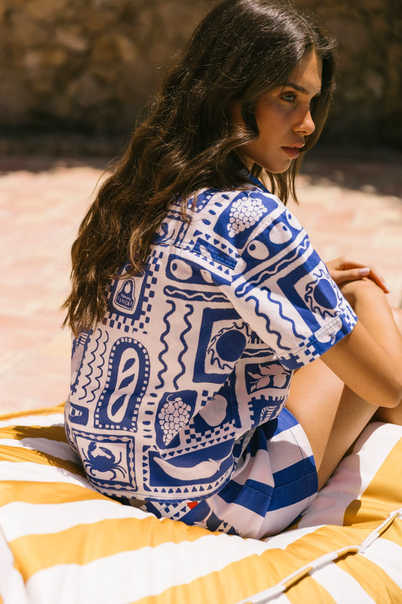 Favorite People Short Positano – weiß-blaue High waisted Mom Short aus Baumwolle, fair hergestellt in Portugal, bei Cleo&Caesar Kids Concept Store