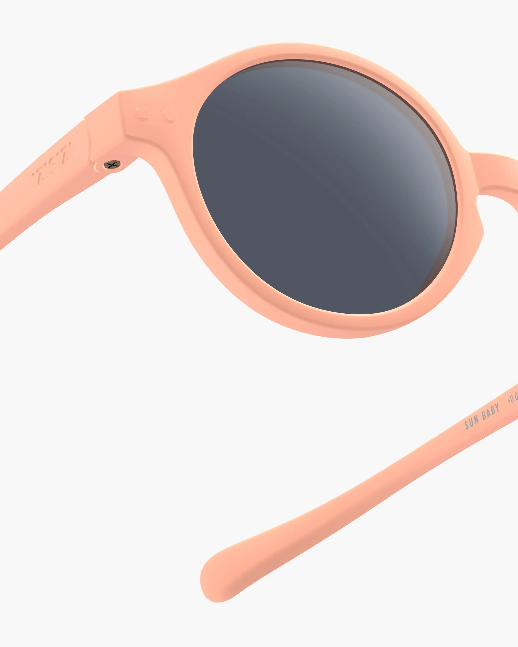 Izipizi Baby-Sonnenbrille #d Apricot Polarized – Pantos-Fassung in Apricot matt, 0-3 Jahre, BPA-frei mit Silikonband, bei Cleo&Caesar Kids Concept Store