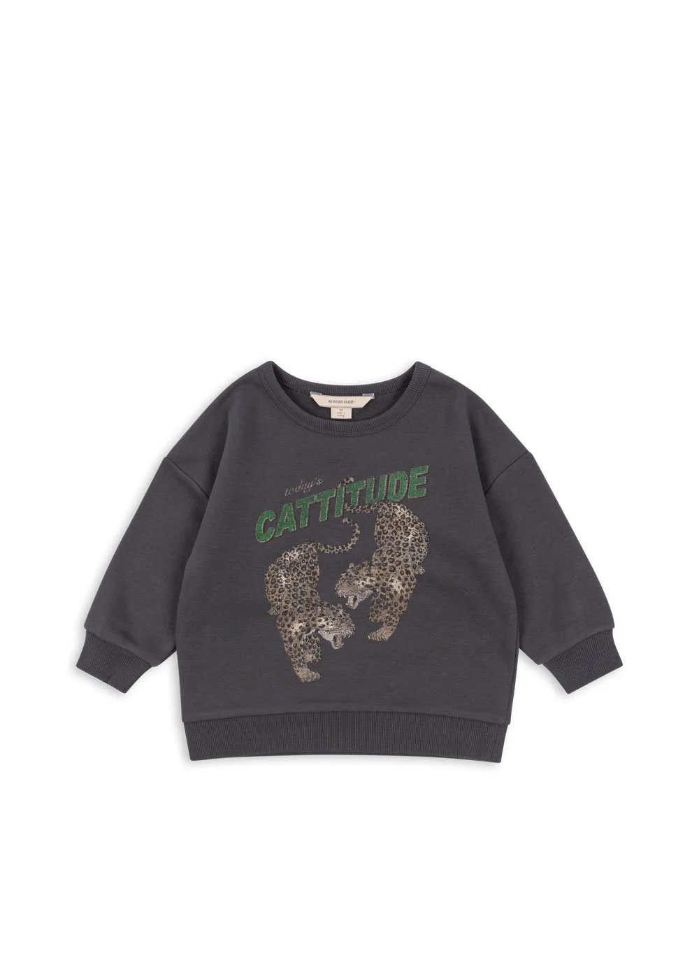 Lou Sweat Shirt Pullover Magnet für Kinder von Konges Sløjd – kuschelige, nachhaltige Kinderkleidung in Beige mit Herzprint, erhältlich bei Cleo&Caesar Kids Concept Store Berlin.