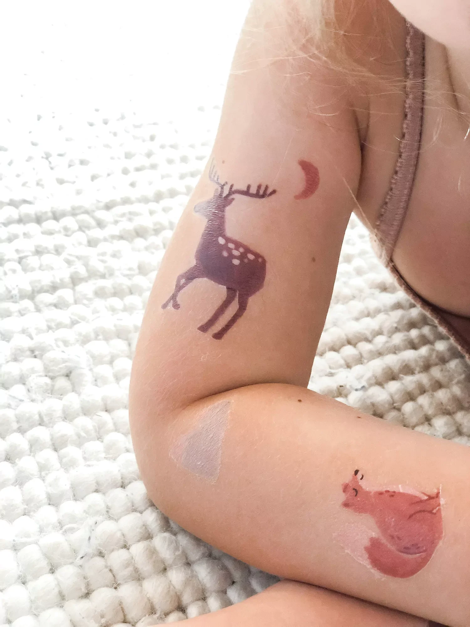 nuukk Kindertattoos – vegane Wassertransferfolie, dermatologisch getestet, hergestellt in Österreich, bei Cleo&Caesar Kids Concept Store