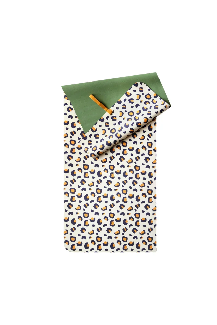 YOGITIER® Yogamatte Leo – rutschfeste Naturkautschuk-Yogamatte mit Mikrofaser-Velours von Cleo&Caesar