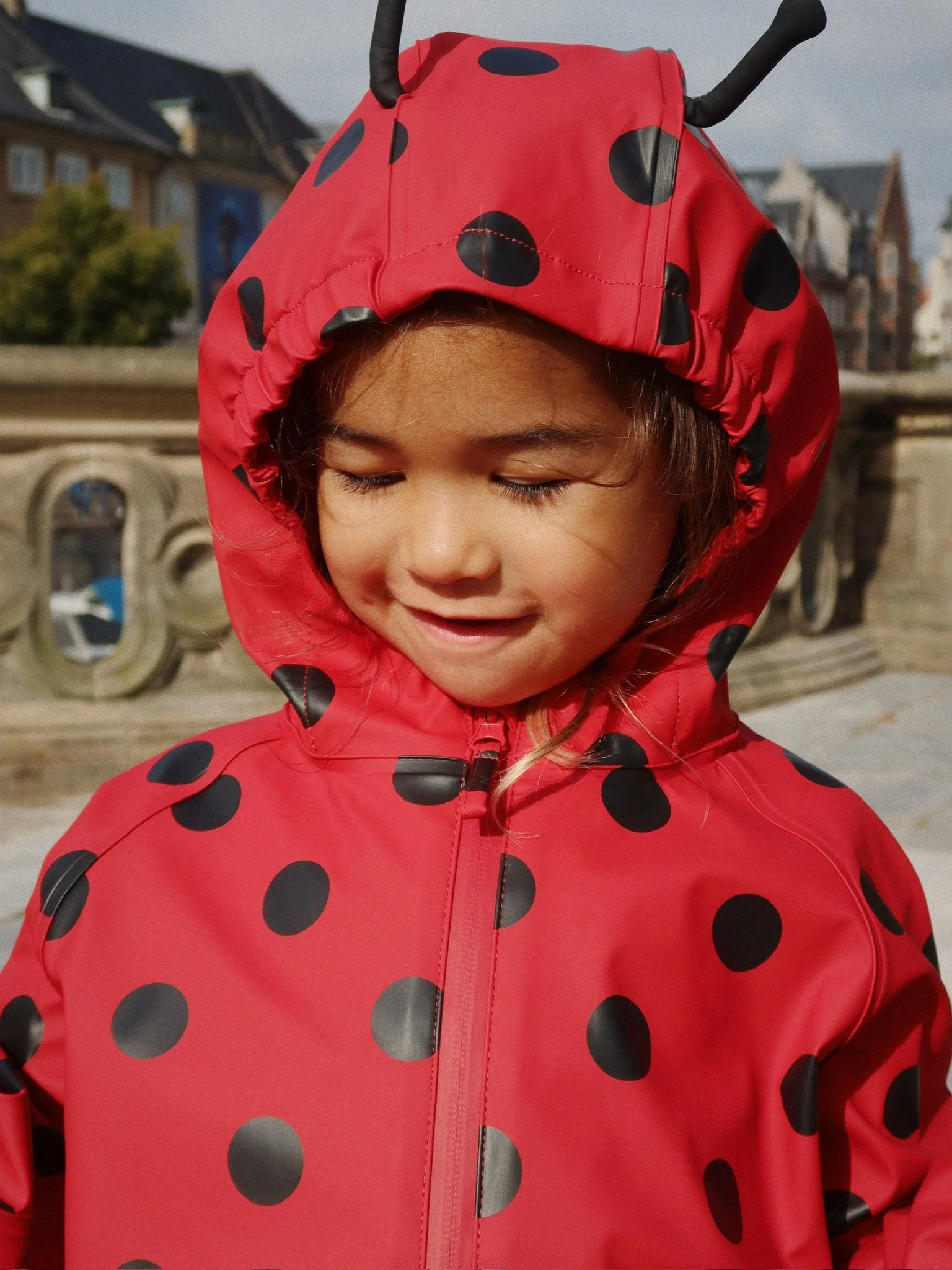Marienkäfer Regenset Cinelle Lady Dot für Kinder von Konges Sløjd - nachhaltige Baumwolle - sustainable Kidswear - Cleo&Caesar - Kids Concept Store Berlin - Online Shop Deutschland