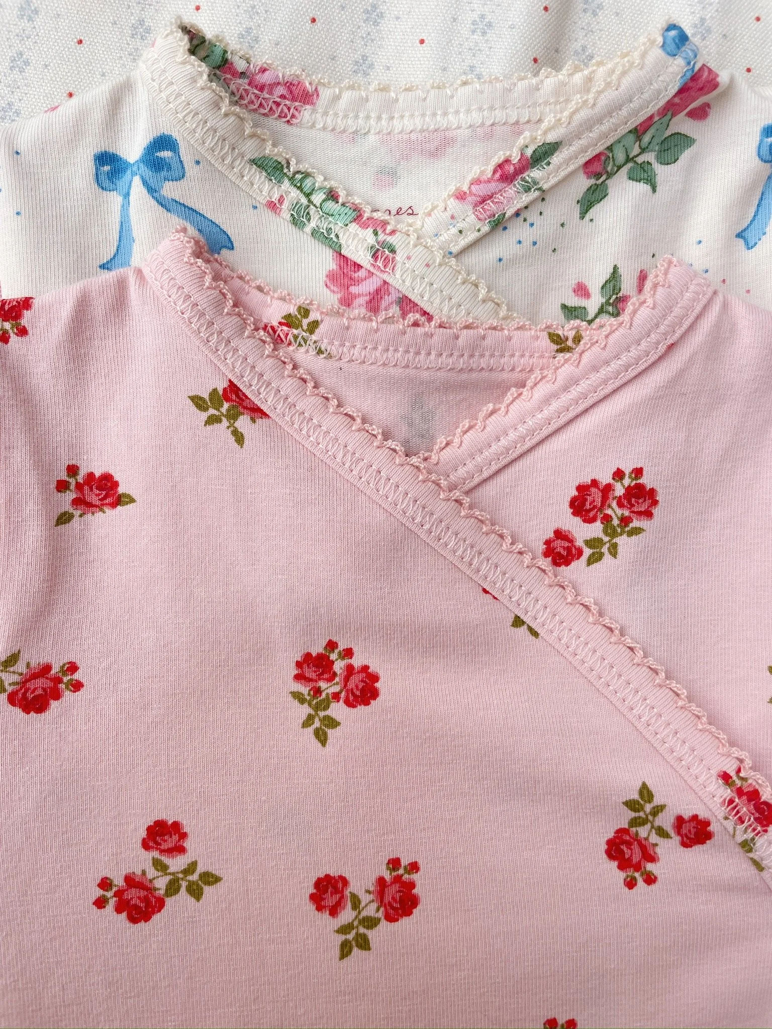 Newborn Basic Body Wickel Bella Rosita für Kinder von Konges Sløjd - nachhaltige Baumwolle - sustainable Kinderkleidung - Cleo&Caesar - Kids Concept Store Berlin - Online Shop Deutschland