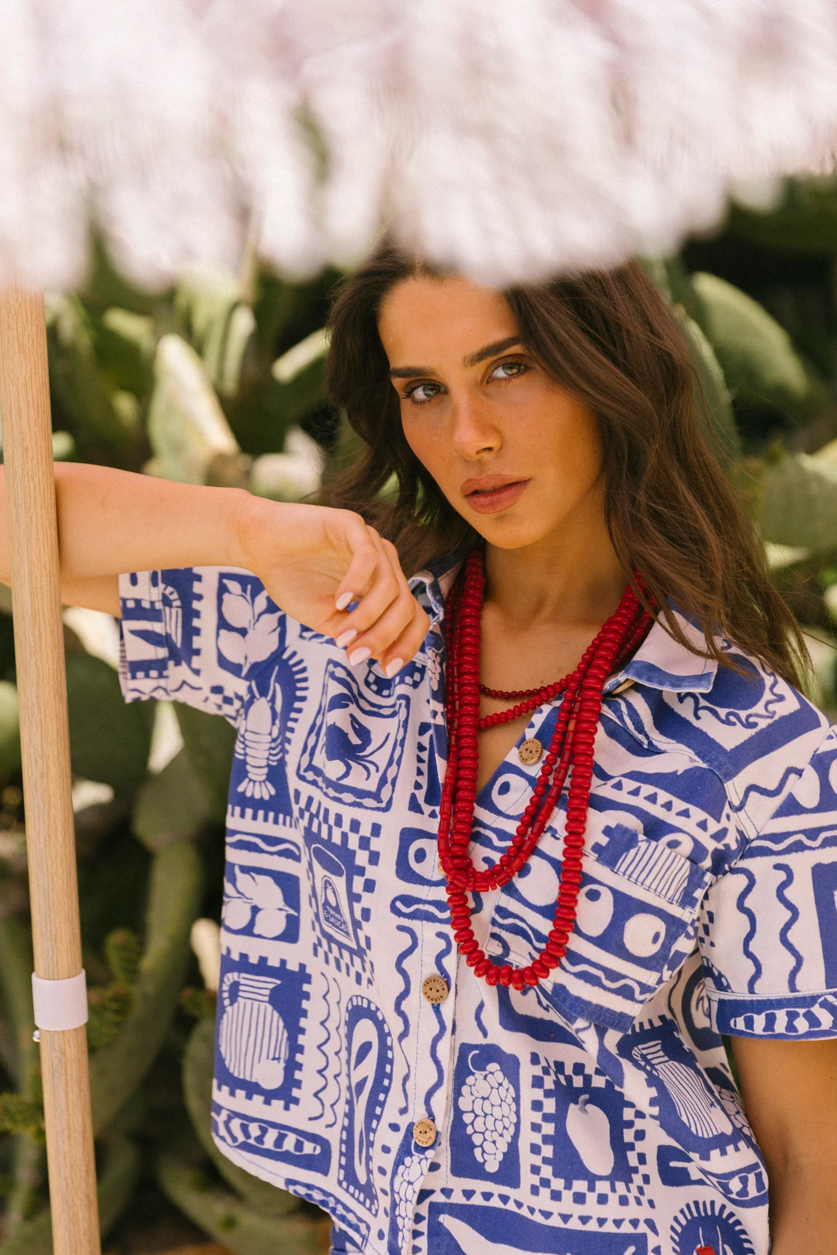 Favorite People Short Positano – weiß-blaue High waisted Mom Short aus Baumwolle, fair hergestellt in Portugal, bei Cleo&Caesar Kids Concept Store