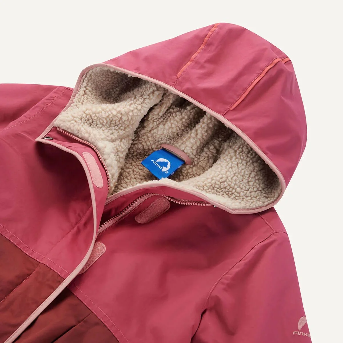 Finkid Aina Mukka Winterjacke für Kinder – wasserfest, winddicht und wärmeisolierend. Nachhaltige Kindermode bei Cleo&Caesar, Kids Concept Store Berlin – jetzt online entdecken.