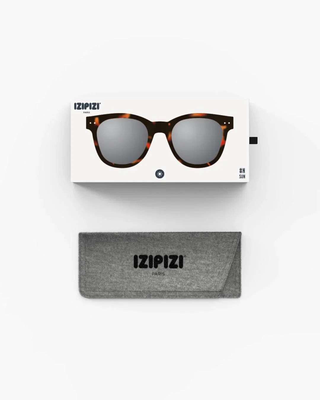 Izipizi Sonnenbrille #N Tortoise – Oversize Panthos-Fassung im Schildpattmuster, Soft Touch, graue Gläser, Unisex, bei Cleo&Caesar Kids Concept Store