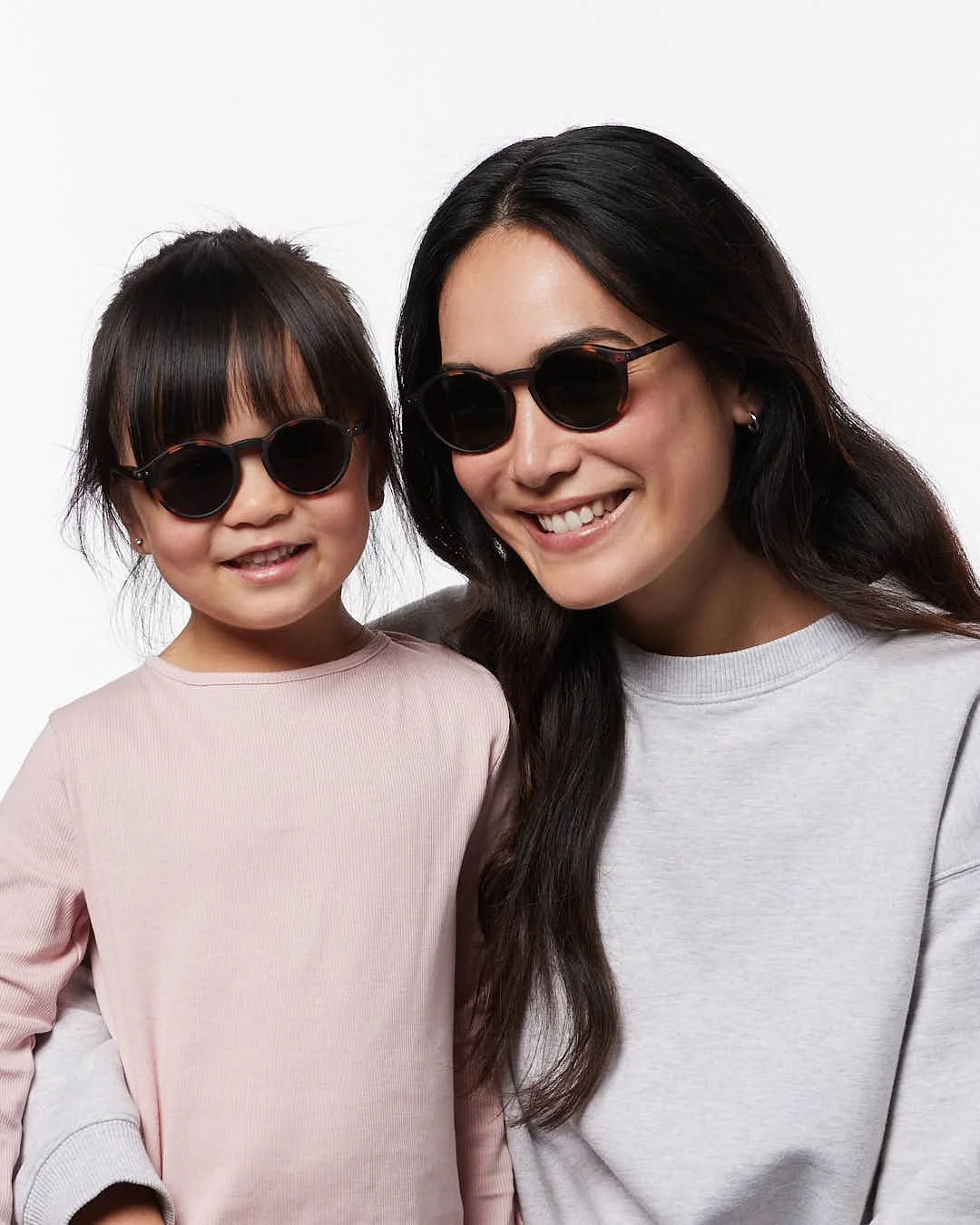 Izipizi Baby-Sonnenbrille #d Tortoise Polarized – Pantos-Fassung im Schildpattmuster matt, 0-3 Jahre, BPA-frei mit Silikonband, bei Cleo&Caesar Kids Concept Store