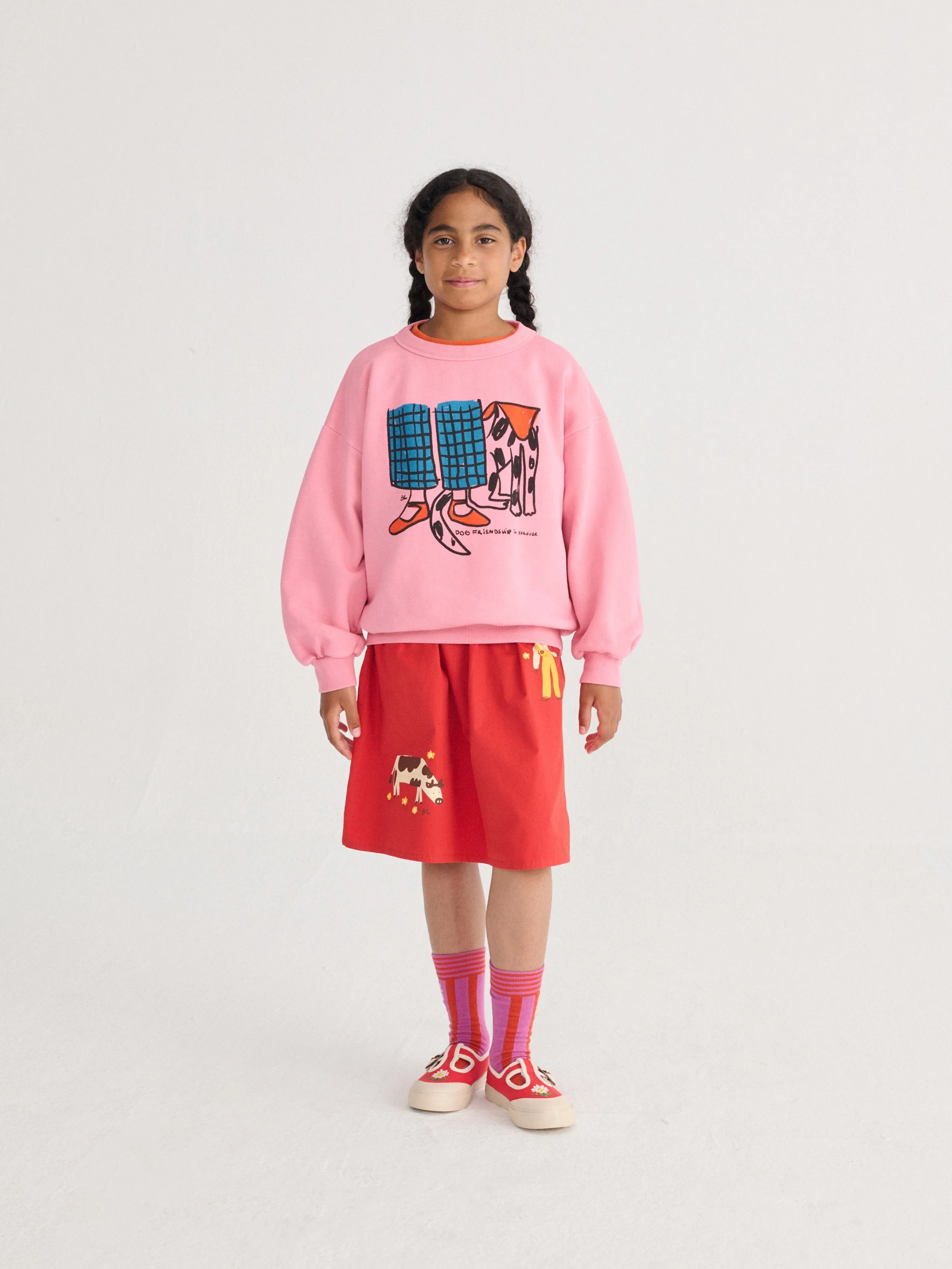 Bobo Choses Pullover Dog Friendship mit kreativem Design – hochwertige, nachhaltige Kindermode aus Spanien für kleine Entdecker im Kids Concept Store bei Cleo&Caesar