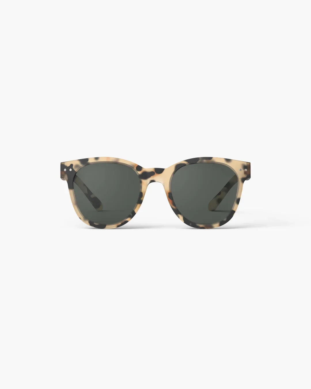 Izipizi Sonnenbrille #N Light Tortoise – schlanke Fassung im Schildpattmuster, biobasiertes Polyamid, graue Gläser, Unisex, bei Cleo&Caesar Kids Concept Store