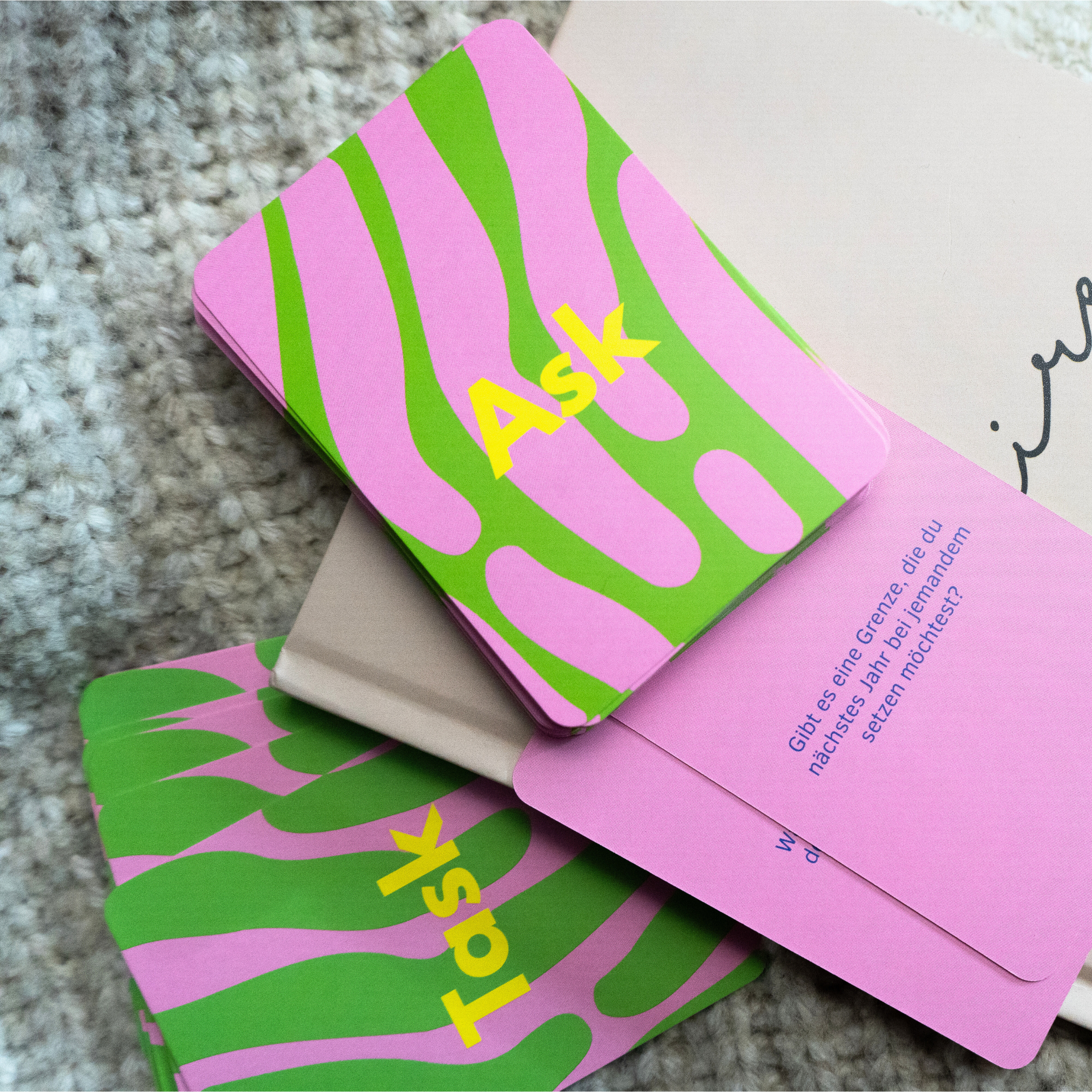 finimi Birthday Edition Kartenset mit Fragen & Aufgaben zur Reflexion und Ausrichtung für das neue Lebensjahr bei Cleo&Caesar Concept Store