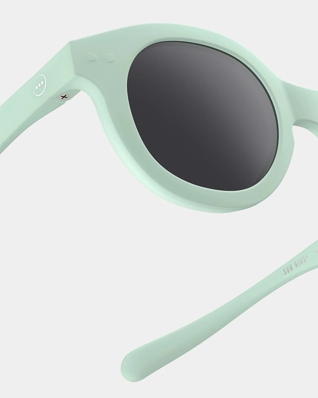 Izipizi Kinder-Sonnenbrille #c Aqua Green Polarized – Schmetterlingsform in Aqua Green, 3-5 Jahre, BPA-frei mit Silikonband, bei Cleo&Caesar Kids Concept Store