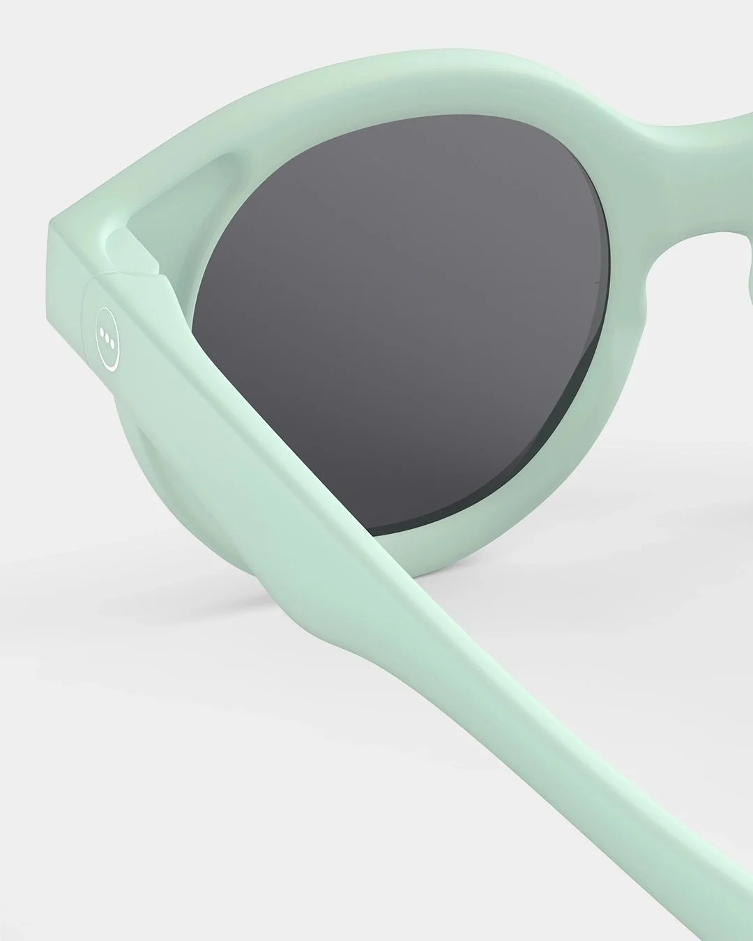 Izipizi Kinder-Sonnenbrille #c Aqua Green Polarized – Schmetterlingsform in Aqua Green, 3-5 Jahre, BPA-frei mit Silikonband, bei Cleo&Caesar Kids Concept Store