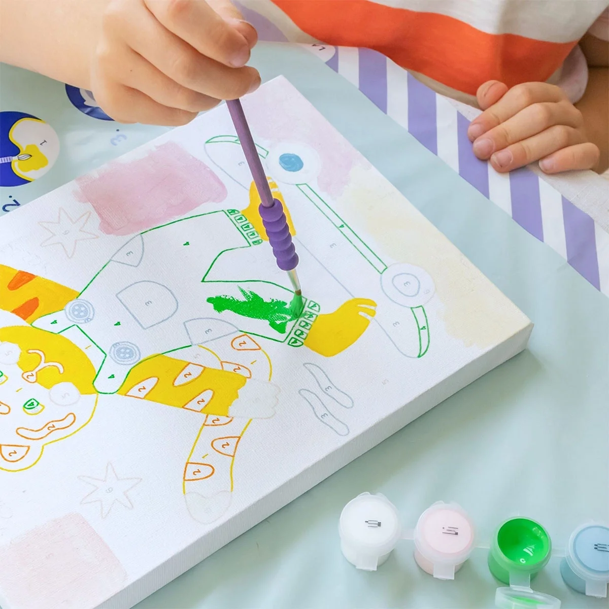 La Petite Épicerie Paint-by-Number-Set Petit Pinceau Kids Titi Skate – Malen nach Zahlen für Kinder ab 5 Jahren, ergonomischer Pinsel, Made in France, bei Cleo&Caesar