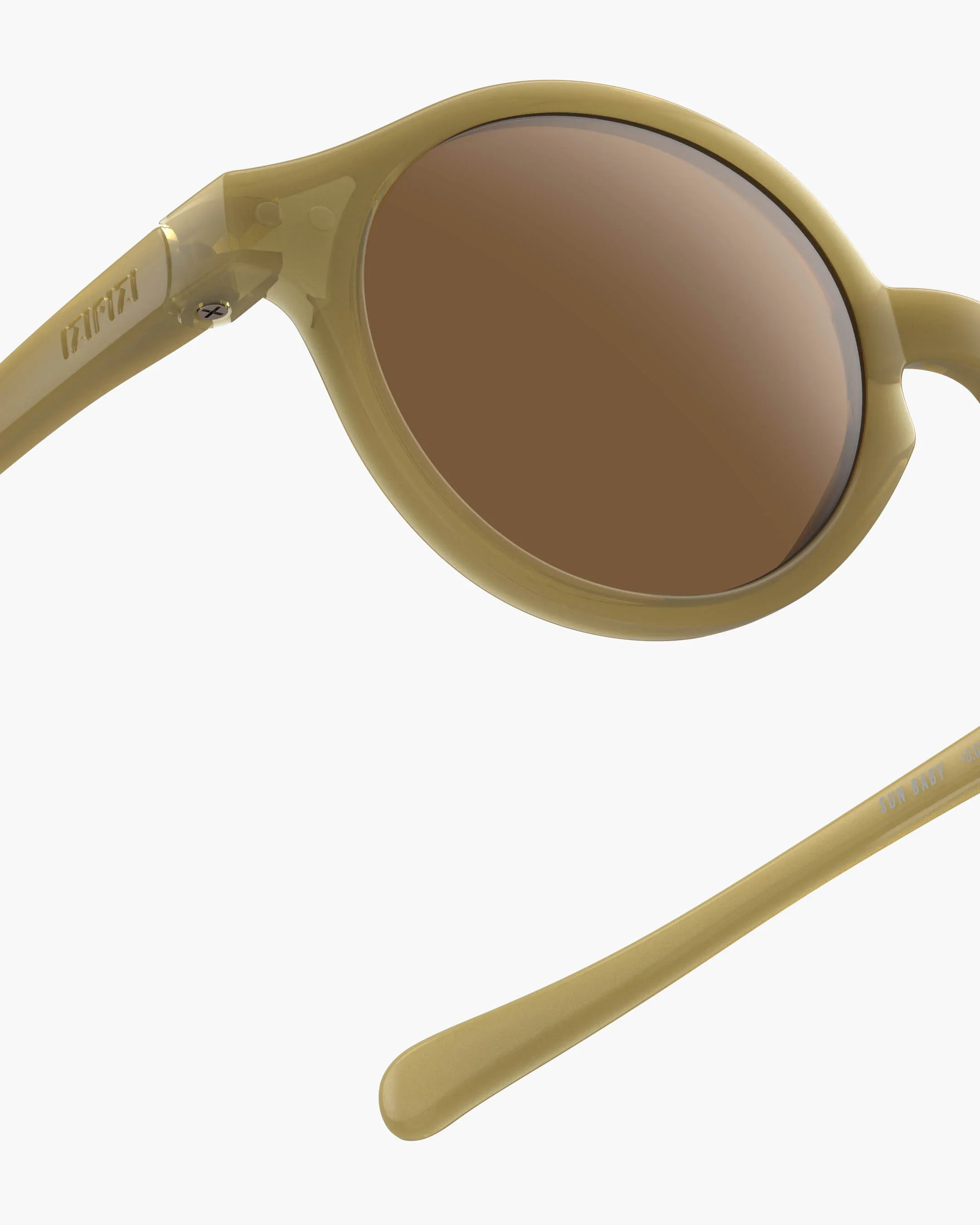 Izipizi Baby-Sonnenbrille #d Glossy Kaki Polarized – Pantos-Jelly-Fassung in Khaki glänzend, 0-3 Jahre, BPA-frei mit Silikonband, bei Cleo&Caesar Kids Concept Store