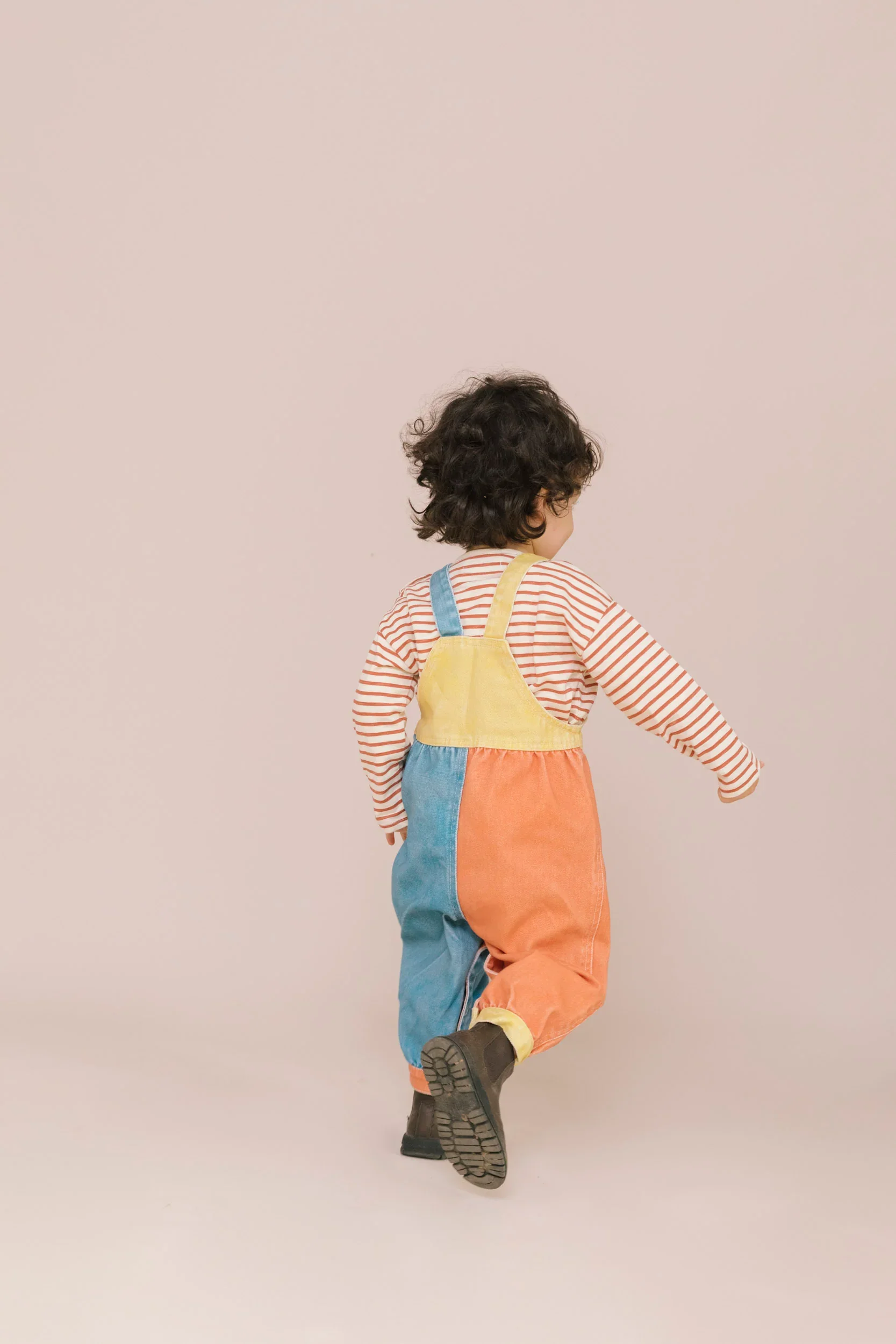 Favorite People Baby Latzhose bunt aus Baumwolle – handgefertigt in Portugal bei Cleo&Caesar
