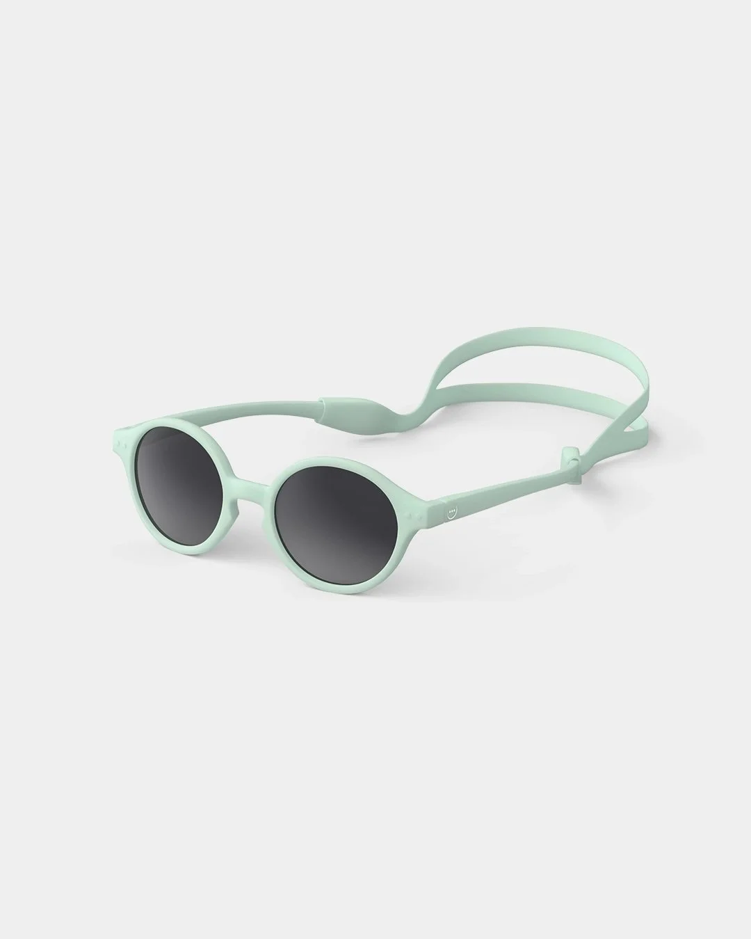 Izipizi Baby-Sonnenbrille #d Aqua Green Polarized – Pantos-Fassung in Aquagrün matt, 9-36 Monate, BPA-frei mit Silikonband, bei Cleo&Caesar Kids Concept Store