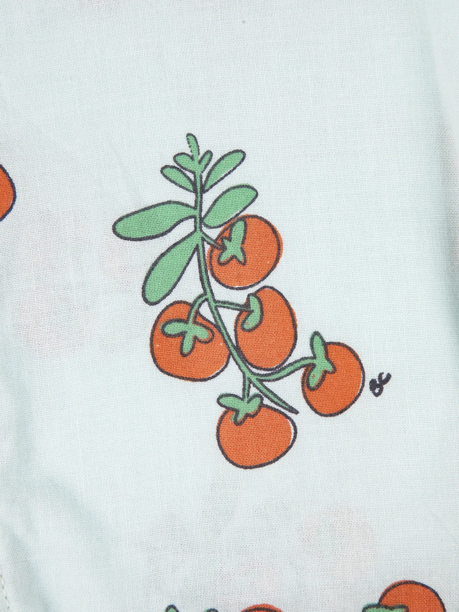 Bobo Choses Shorts Juicy Tomatoes – hellblaue Kindershorts mit Tomaten-Allover-Print, Bio-Baumwolle, hergestellt in Spanien, bei Cleo&Caesar Kids Concept Store