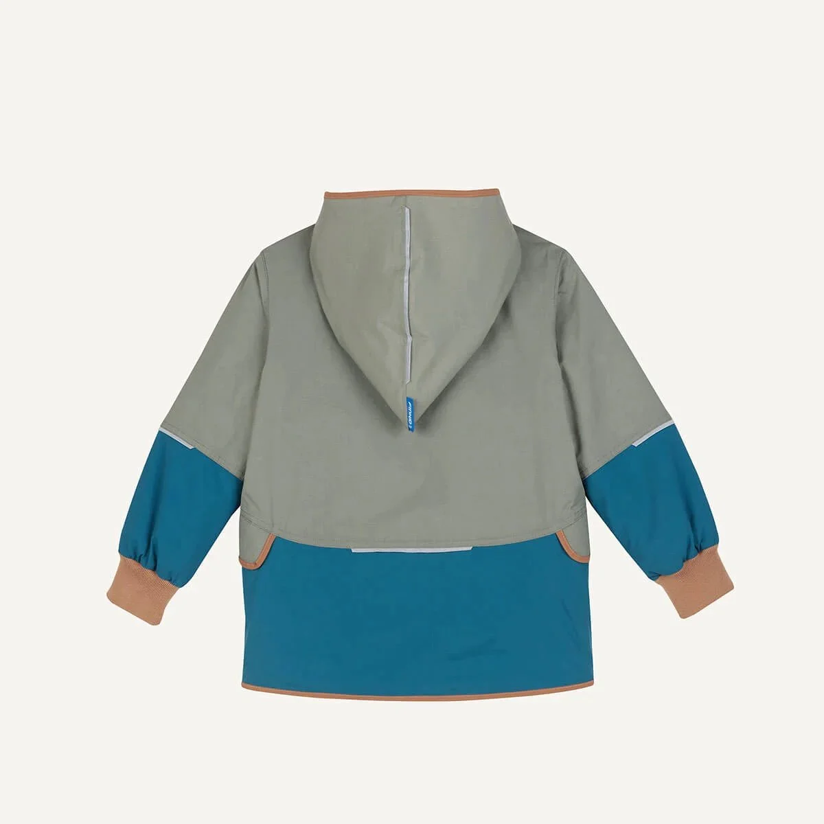 Finkid Moska Mukka Winterjacke für Kinder in Vetiver/Almond – warm, wasserfest und mit Teddyfutter. Nachhaltige Kindermode bei Cleo&Caesar, Kids Concept Store Berlin – jetzt online kaufen.