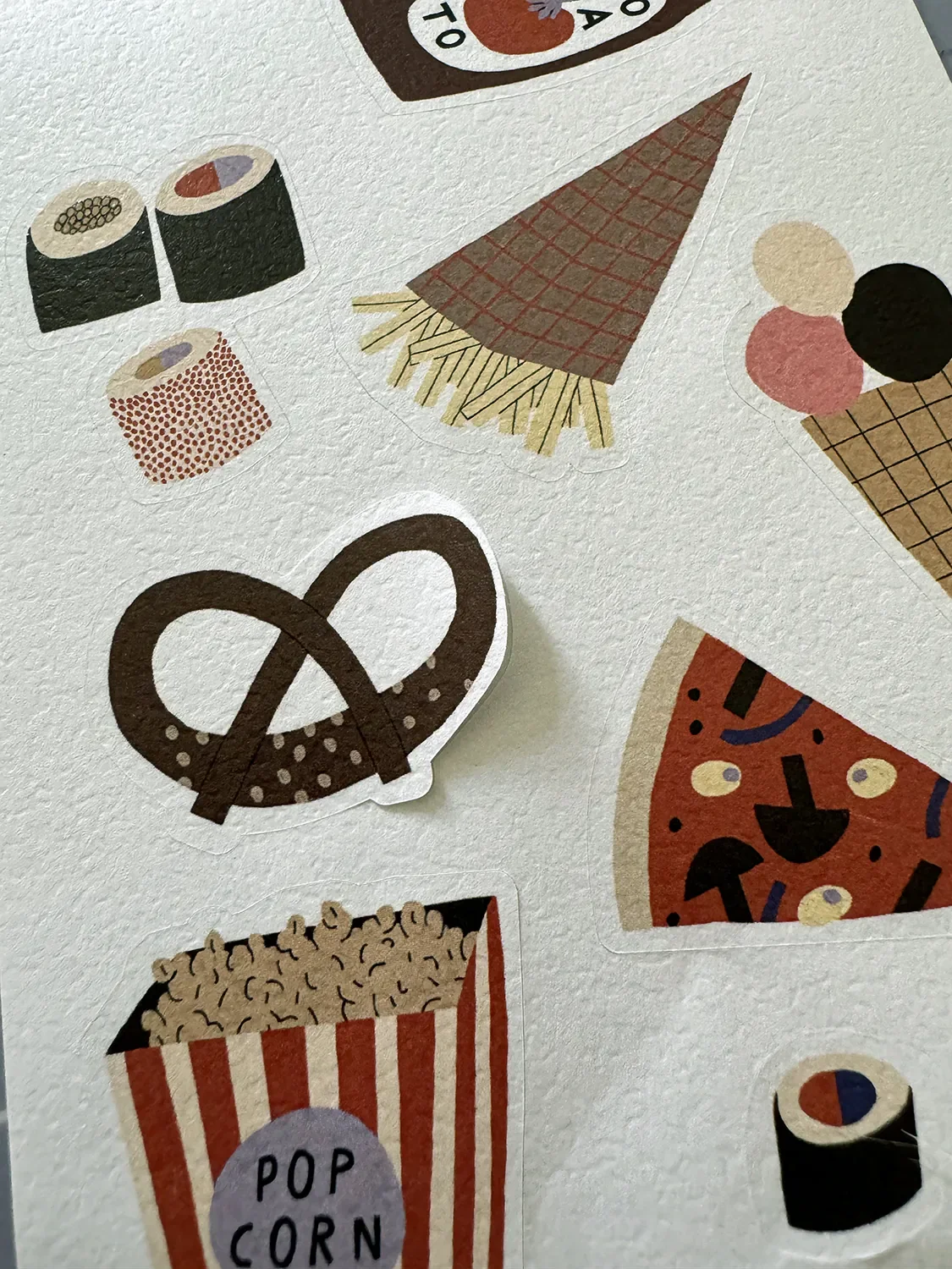nuukk Sticker aus hochwertigem Papier in Österreich hergestellt im Kids Concept Store Cleo&Caesar