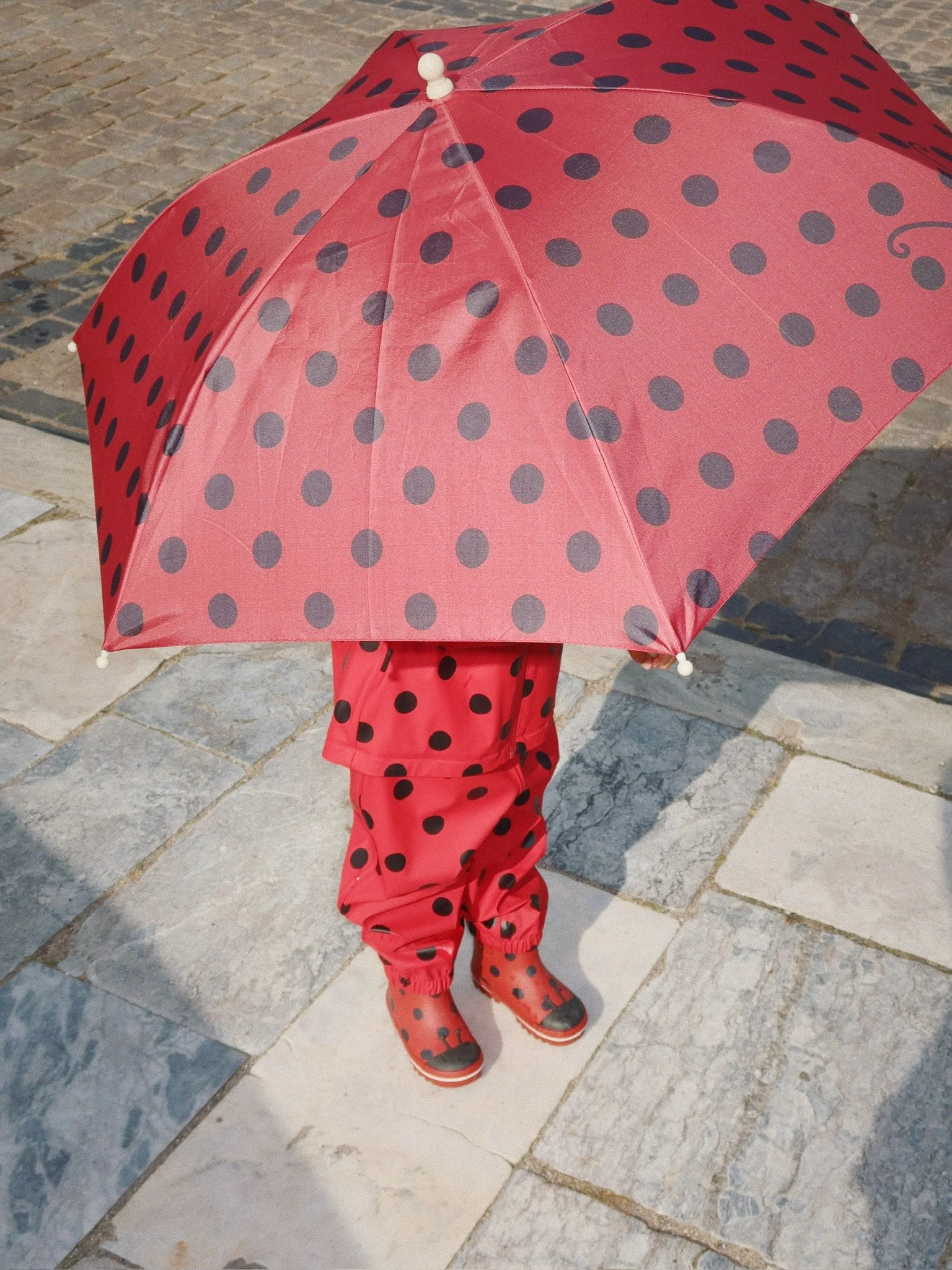 Regenschirm Marienkäfer Lady Dot für Kinder von Konges Sløjd - nachhaltige Baumwolle - sustainable Kidswear - Cleo&Caesar - Kids Concept Store Berlin - Online Shop Deutschland